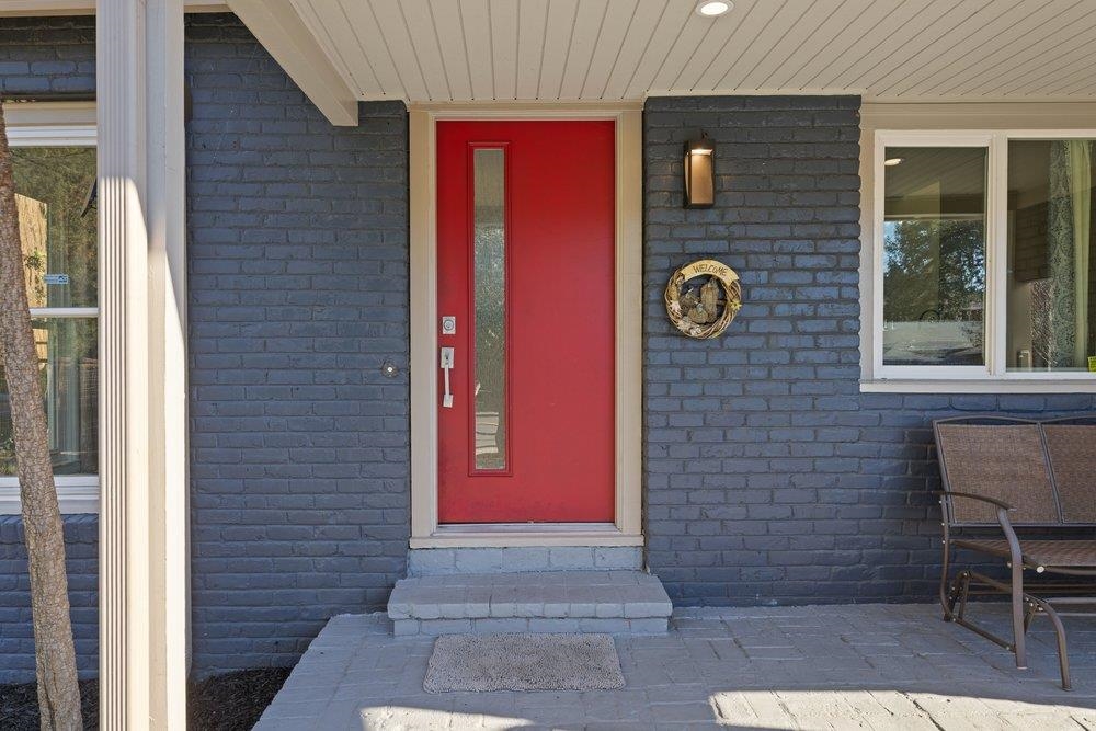 Detail Gallery Image 7 of 47 For 9600 Golf Links, Oakland,  CA 94605 - 2 Beds | 1 Baths