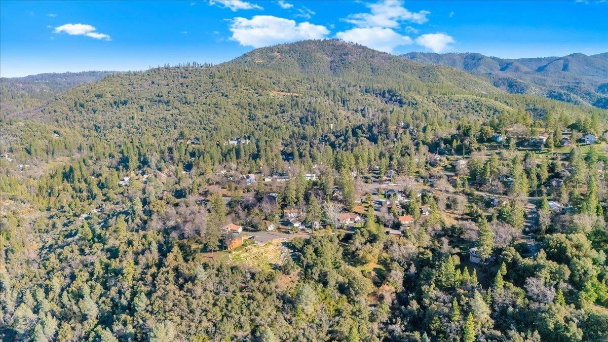 Detail Gallery Image 8 of 30 For 18835 Evergreen Dr, Tuolumne,  CA 95379 - – Beds | – Baths