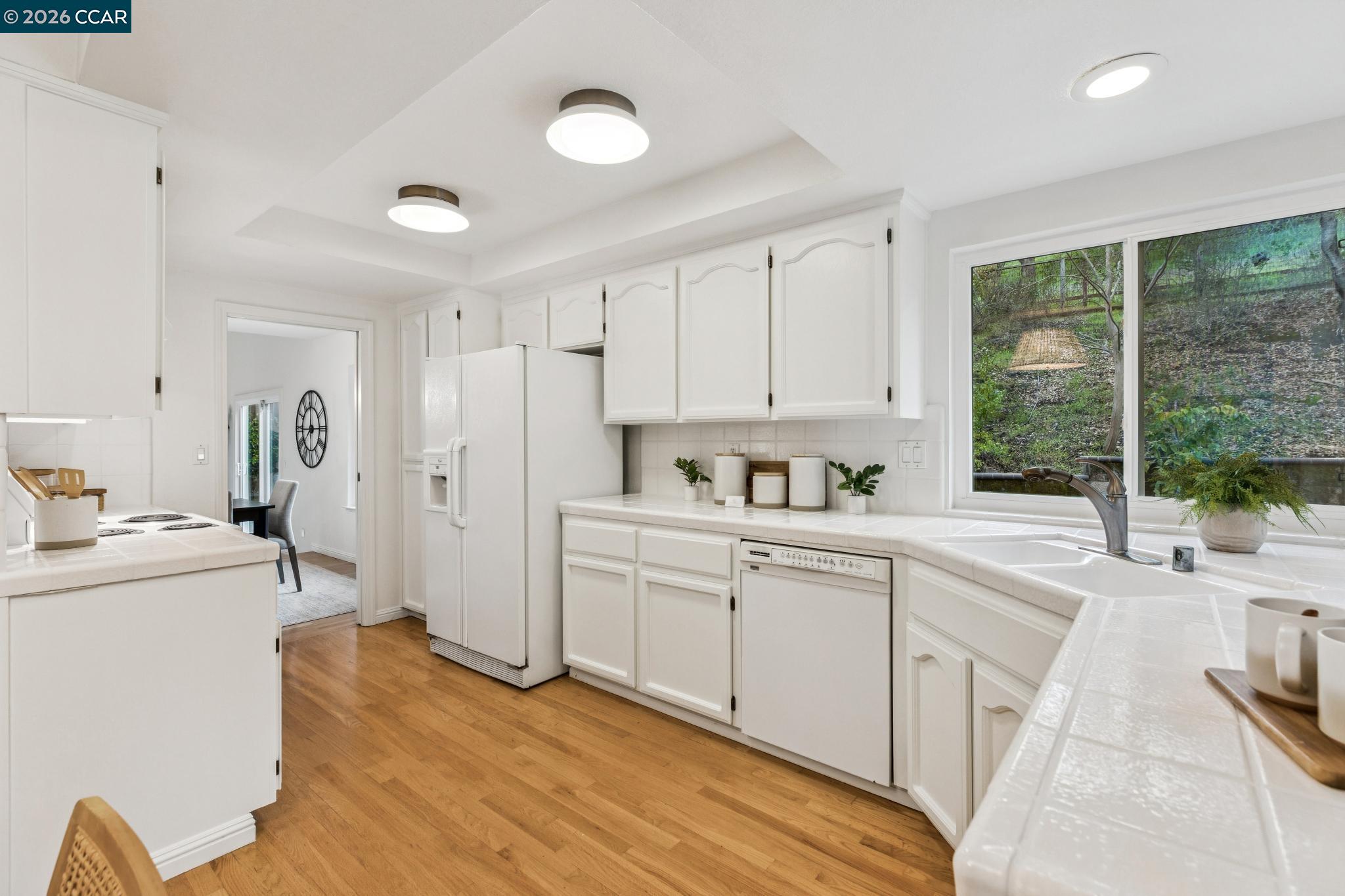 Detail Gallery Image 12 of 48 For 53 Paso Nogal Ct, Pleasant Hill,  CA 94553 - 4 Beds | 3 Baths