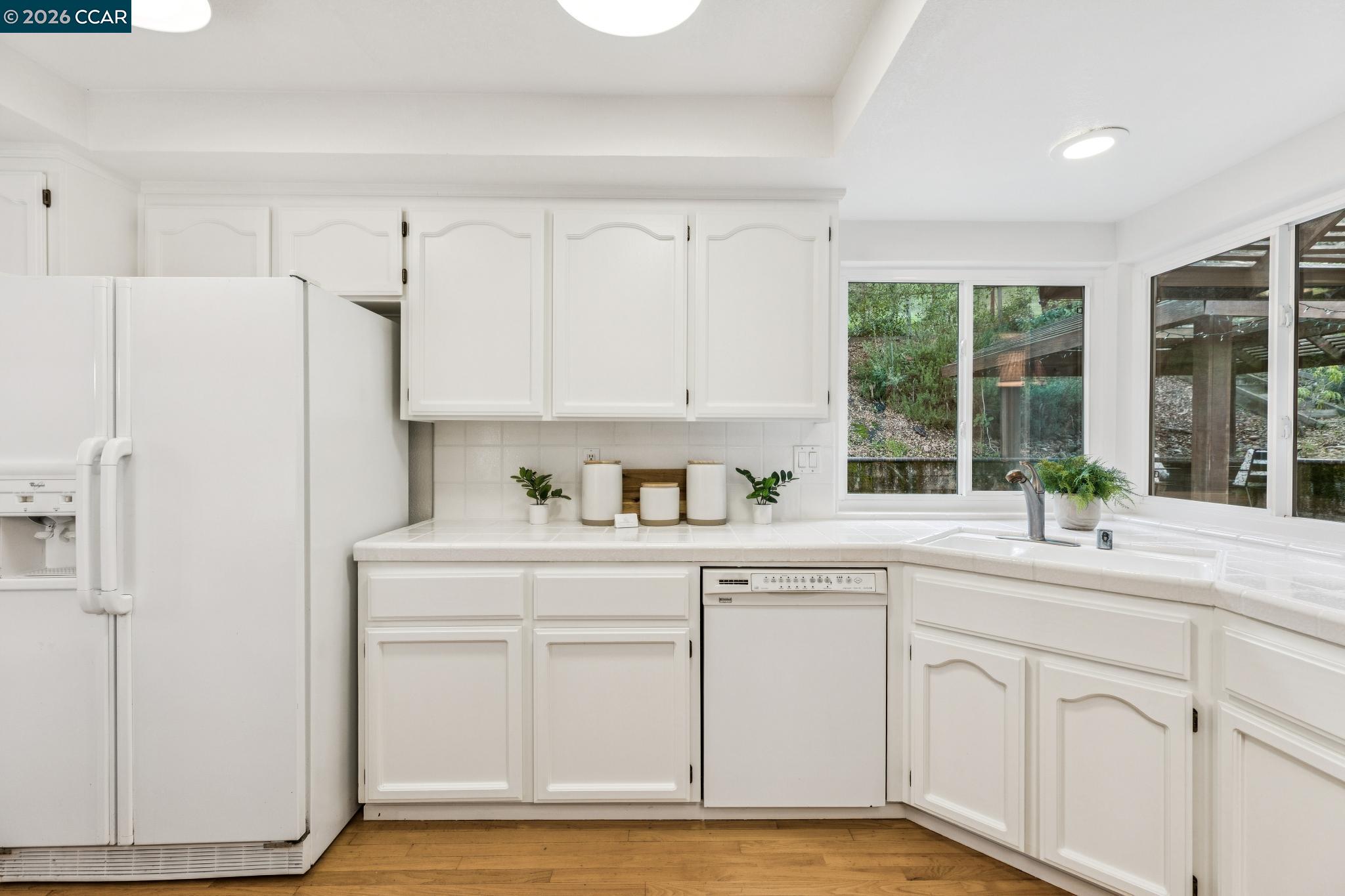 Detail Gallery Image 13 of 48 For 53 Paso Nogal Ct, Pleasant Hill,  CA 94553 - 4 Beds | 3 Baths