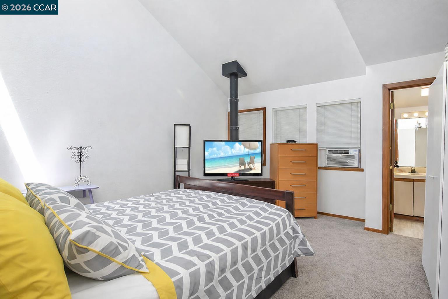 Detail Gallery Image 14 of 22 For 130 Creekside Ct, El Sobrante,  CA 94803 - 2 Beds | 2 Baths