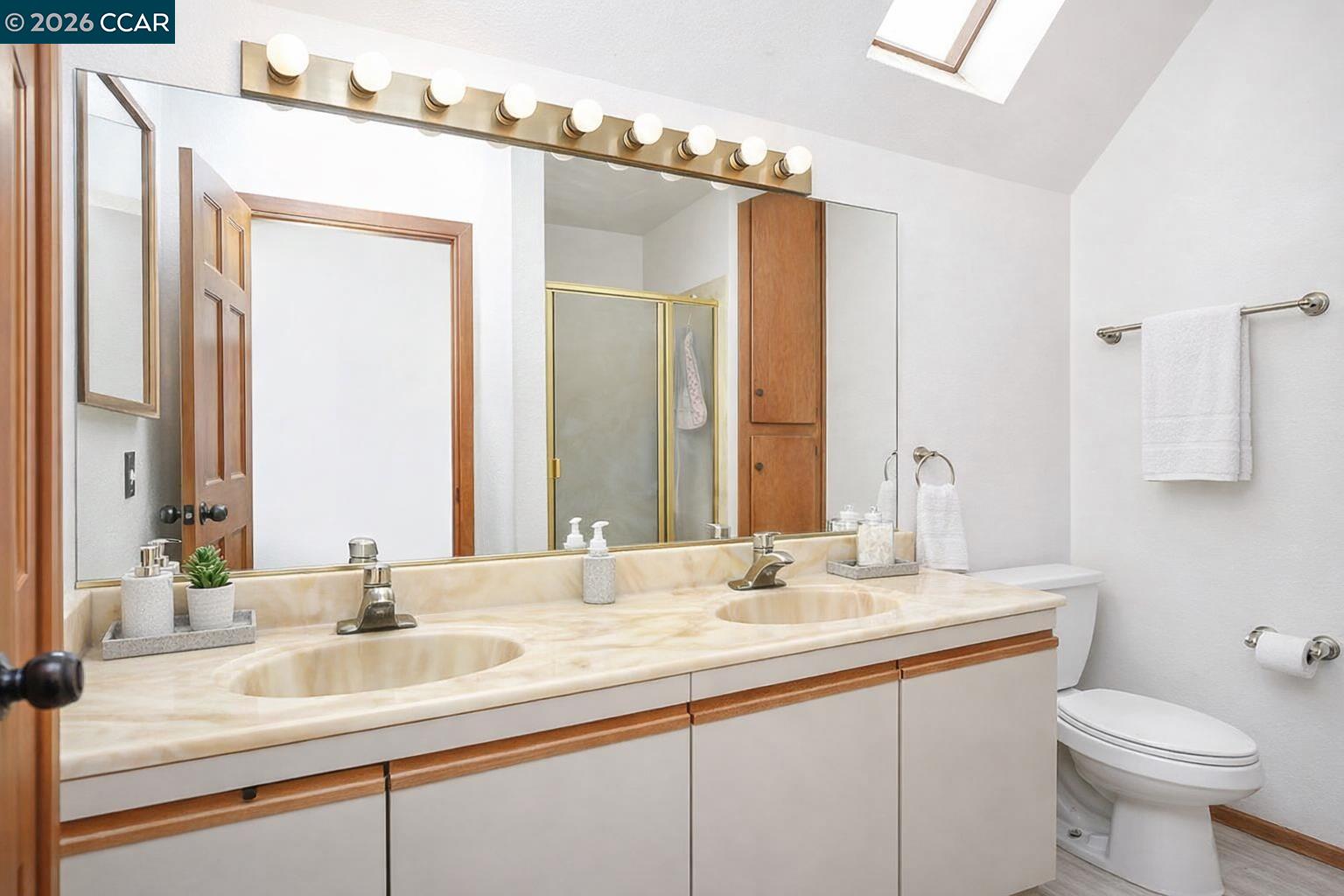 Detail Gallery Image 15 of 22 For 130 Creekside Ct, El Sobrante,  CA 94803 - 2 Beds | 2 Baths