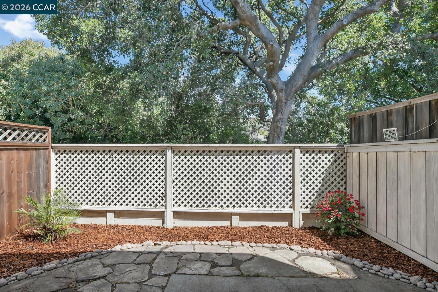Detail Gallery Image 18 of 22 For 130 Creekside Ct, El Sobrante,  CA 94803 - 2 Beds | 2 Baths
