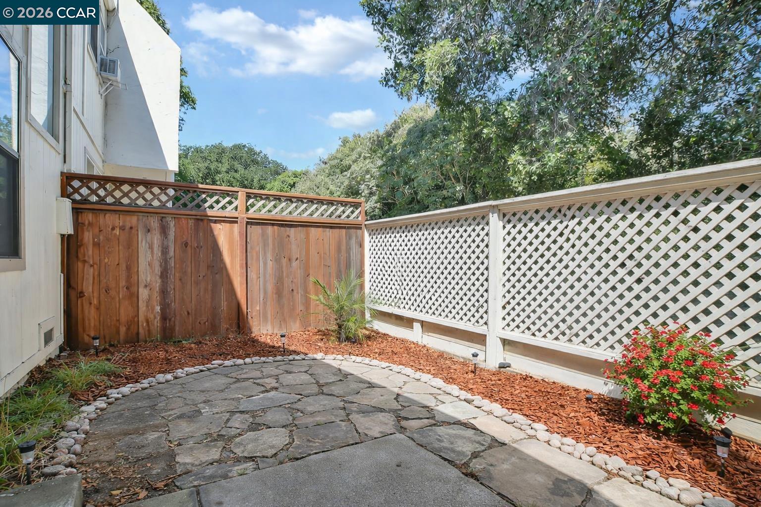 Detail Gallery Image 20 of 22 For 130 Creekside Ct, El Sobrante,  CA 94803 - 2 Beds | 2 Baths