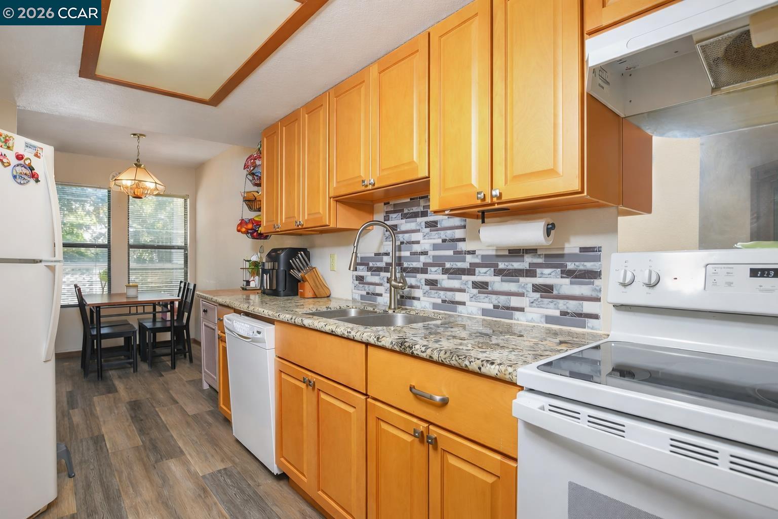 Detail Gallery Image 7 of 22 For 130 Creekside Ct, El Sobrante,  CA 94803 - 2 Beds | 2 Baths