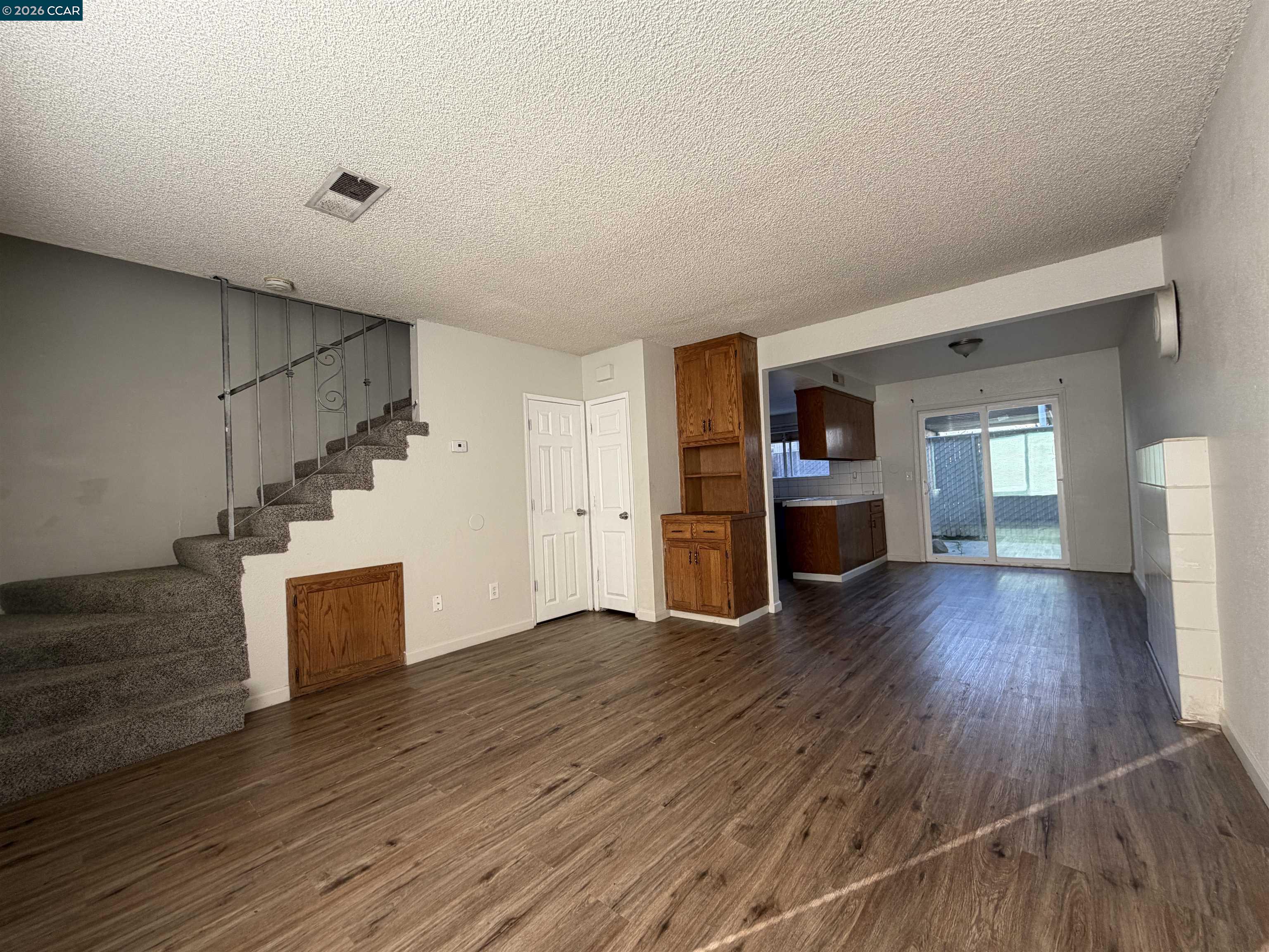 Detail Gallery Image 2 of 23 For 1648 W North Bear Creek Dr, Merced,  CA 95348 - 2 Beds | 1/1 Baths