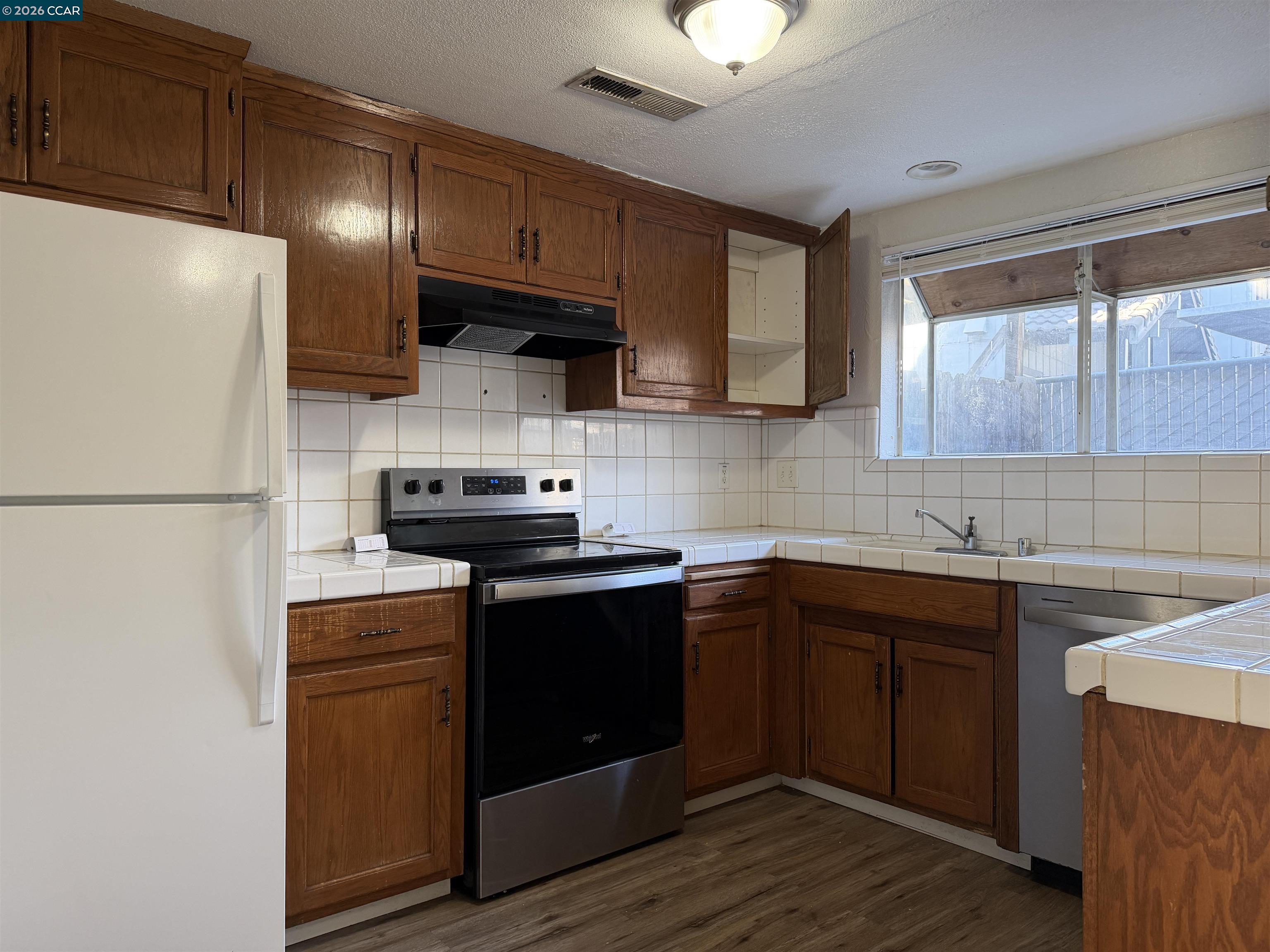 Detail Gallery Image 6 of 23 For 1648 W North Bear Creek Dr, Merced,  CA 95348 - 2 Beds | 1/1 Baths