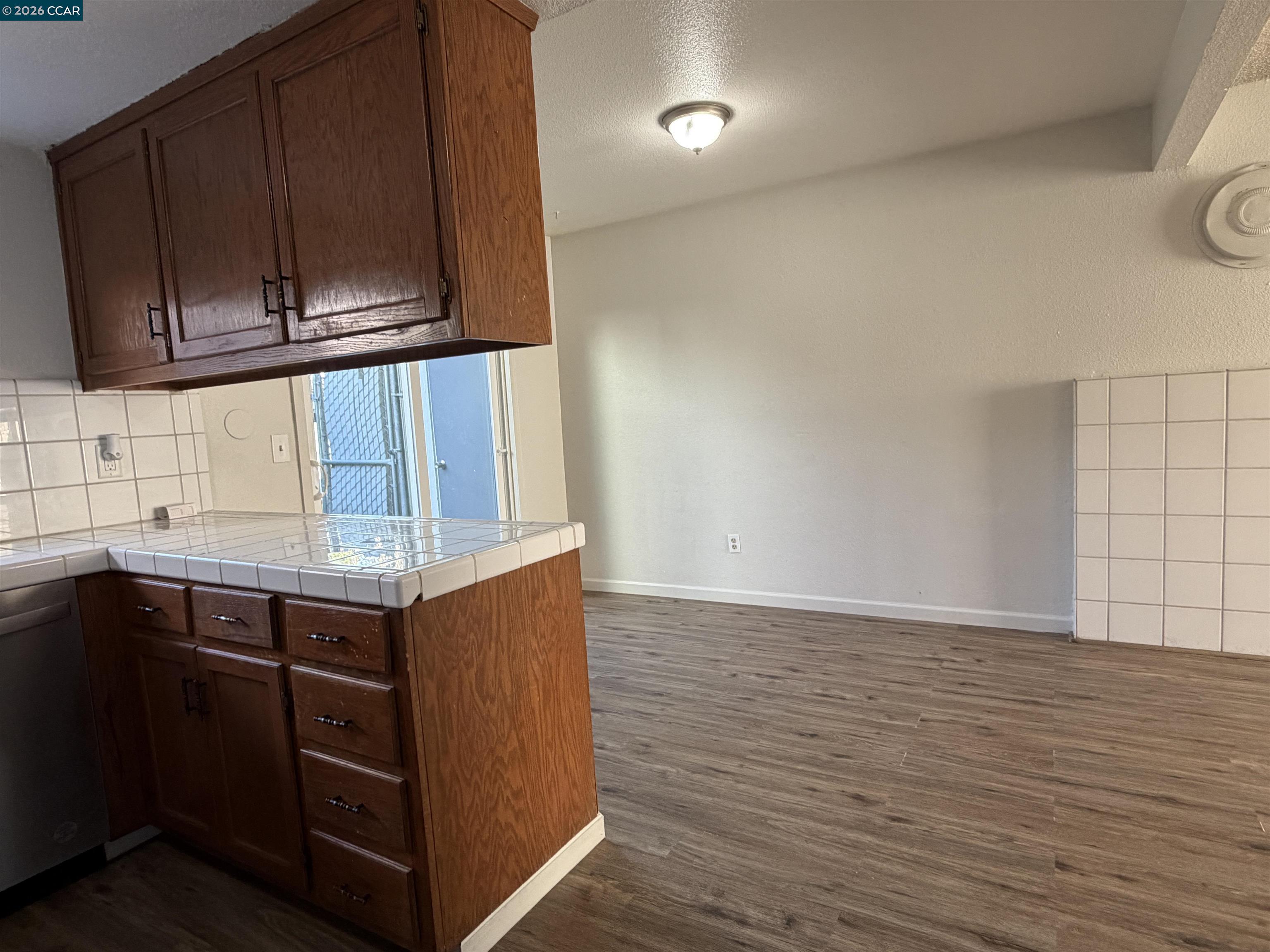 Detail Gallery Image 8 of 23 For 1648 W North Bear Creek Dr, Merced,  CA 95348 - 2 Beds | 1/1 Baths