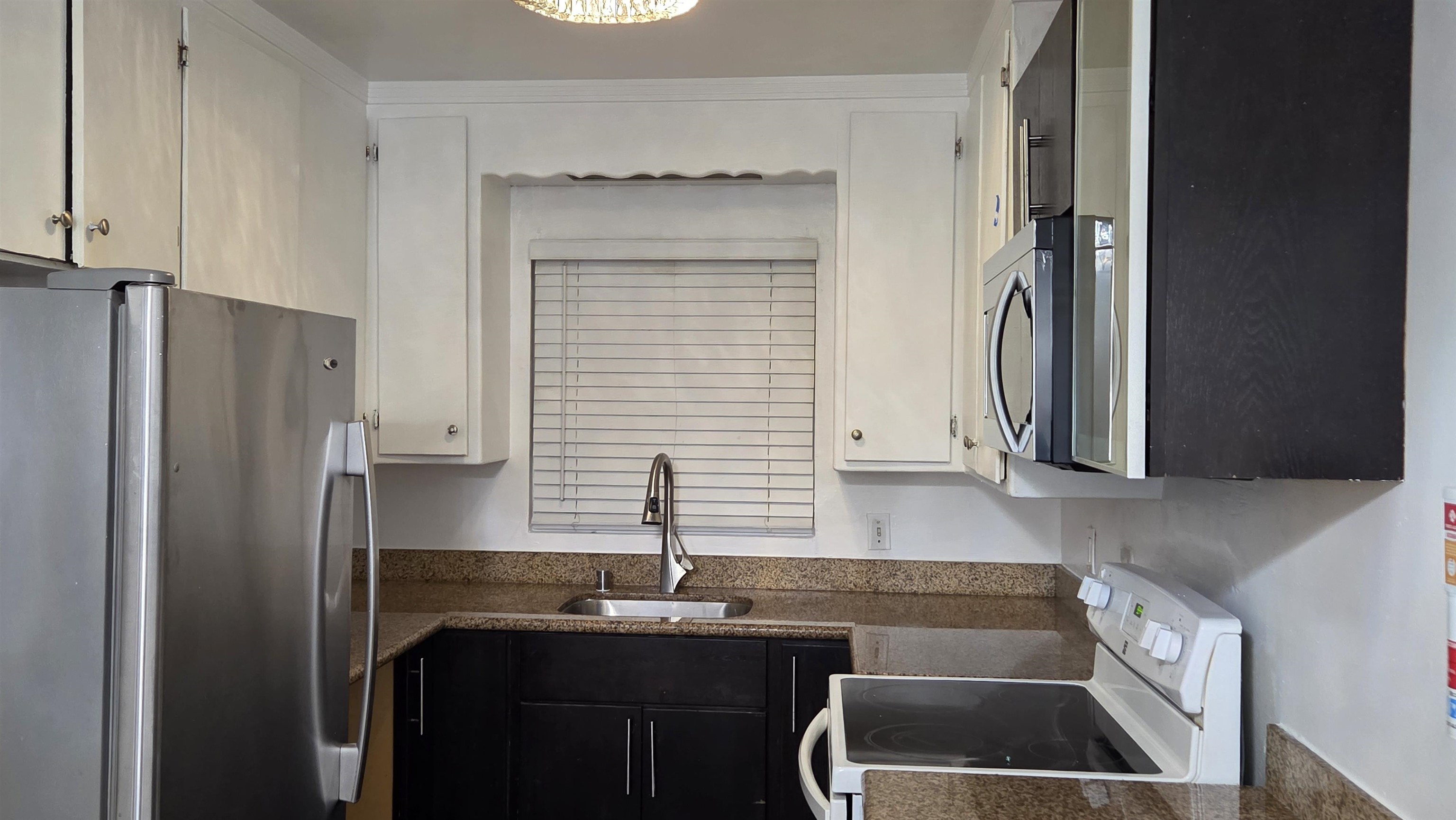 Detail Gallery Image 4 of 5 For 2635 38th Ave, Oakland,  CA 94619 - 1 Beds | 1 Baths