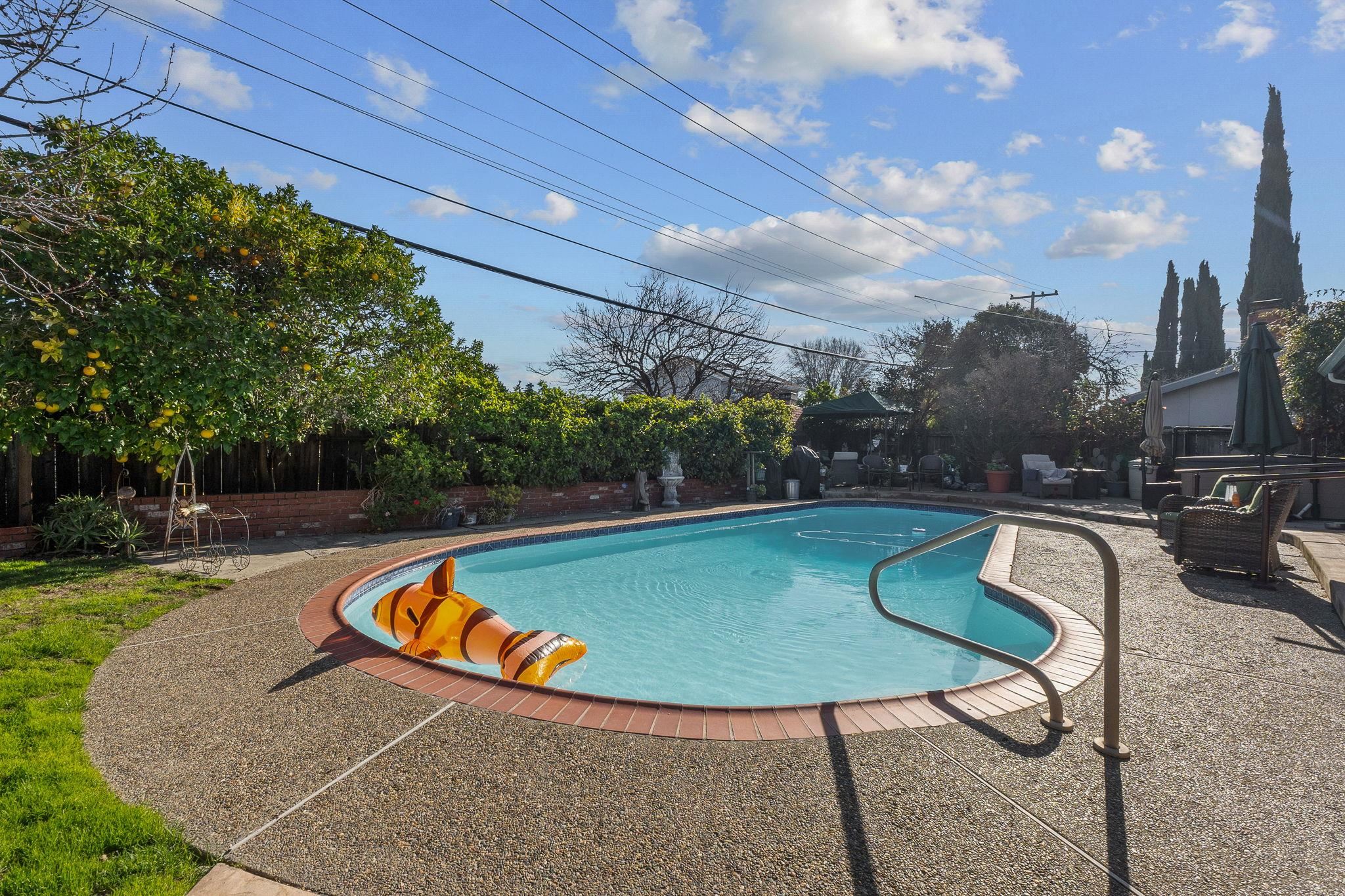 Detail Gallery Image 27 of 39 For 8847 Davona Dr, Dublin,  CA 94568 - 4 Beds | 2 Baths