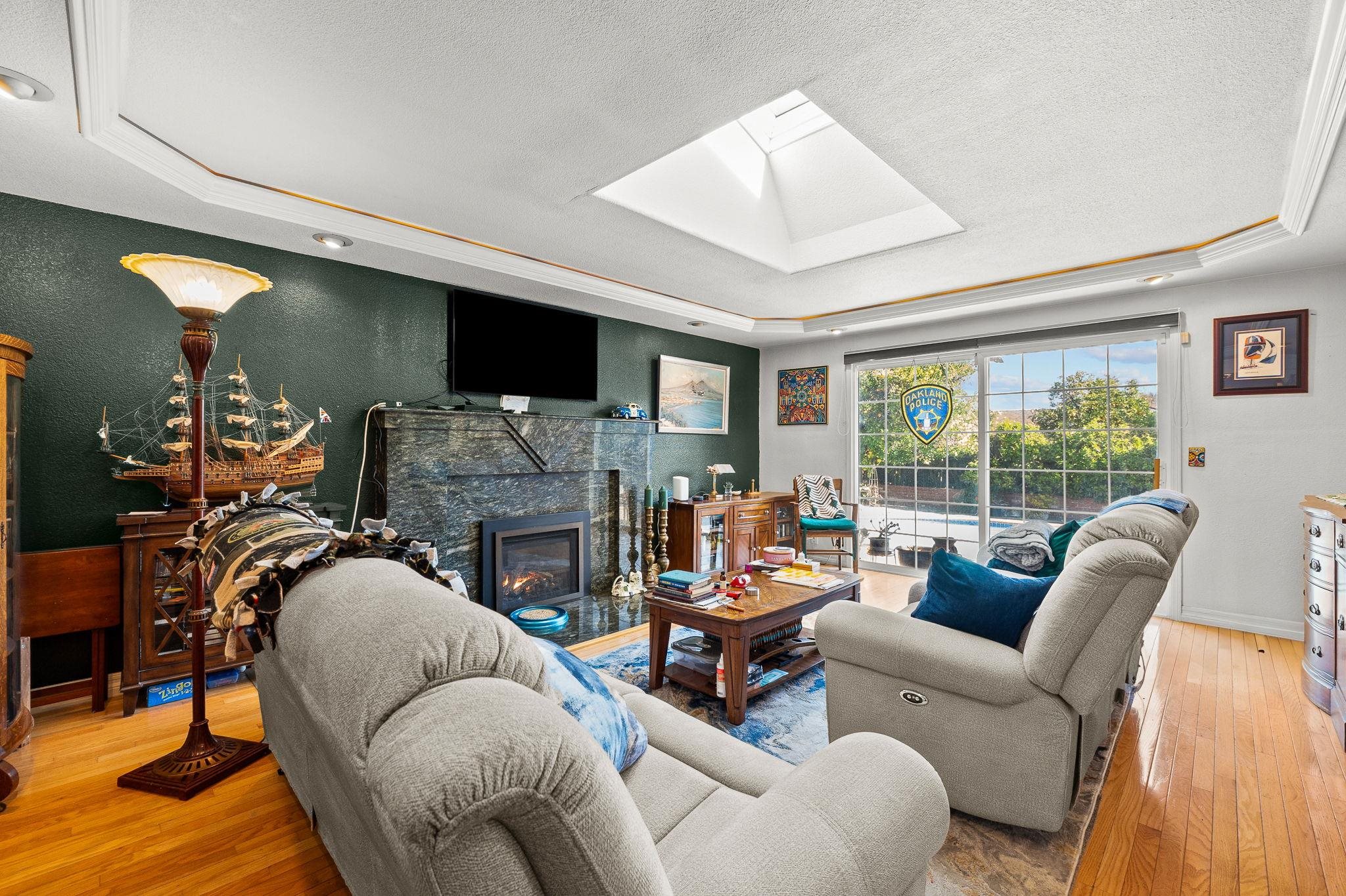 Detail Gallery Image 9 of 39 For 8847 Davona Dr, Dublin,  CA 94568 - 4 Beds | 2 Baths