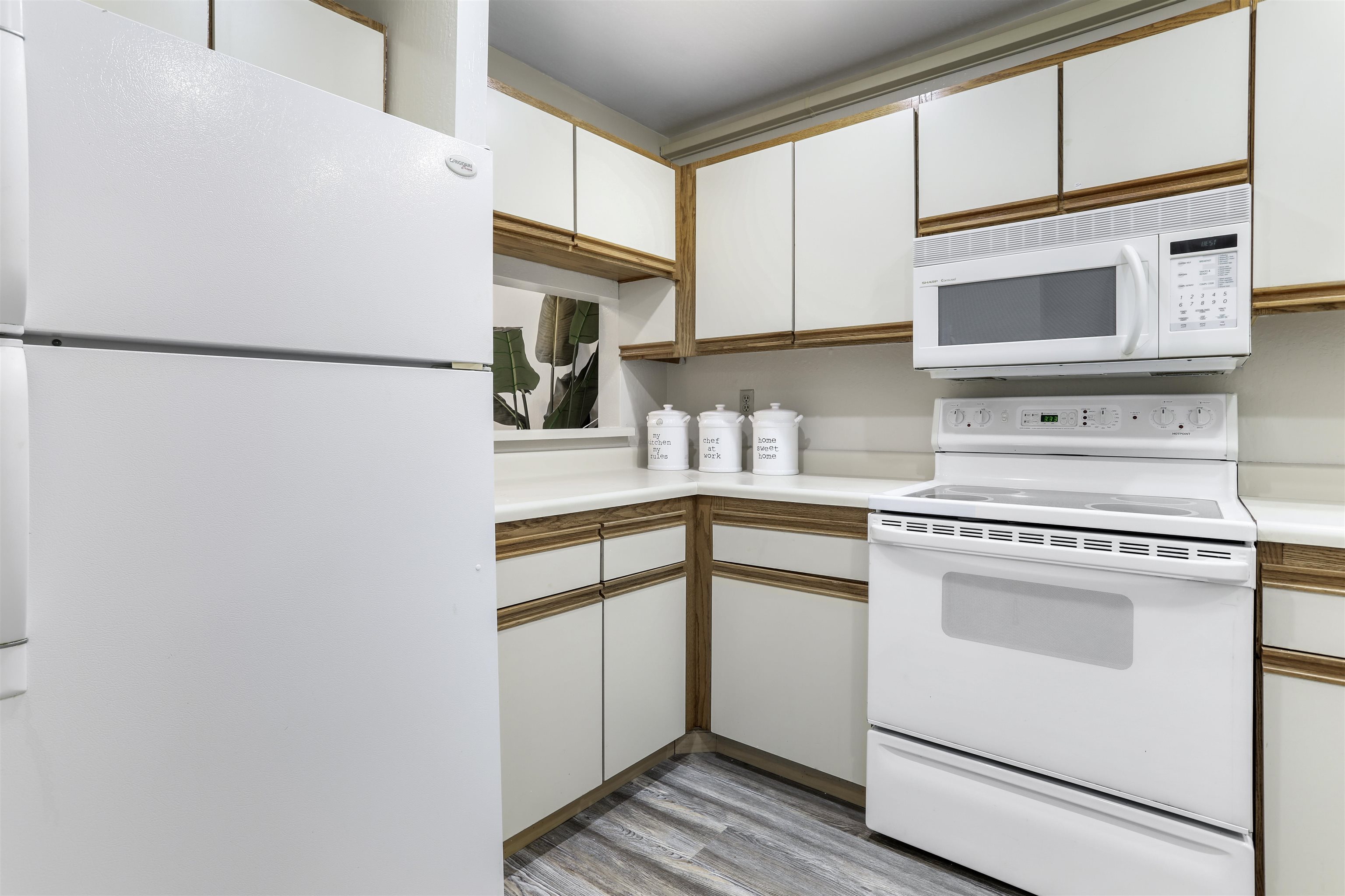 Detail Gallery Image 7 of 33 For 320 Peninsula Ave #107,  San Mateo,  CA 94401 - 2 Beds | 2 Baths