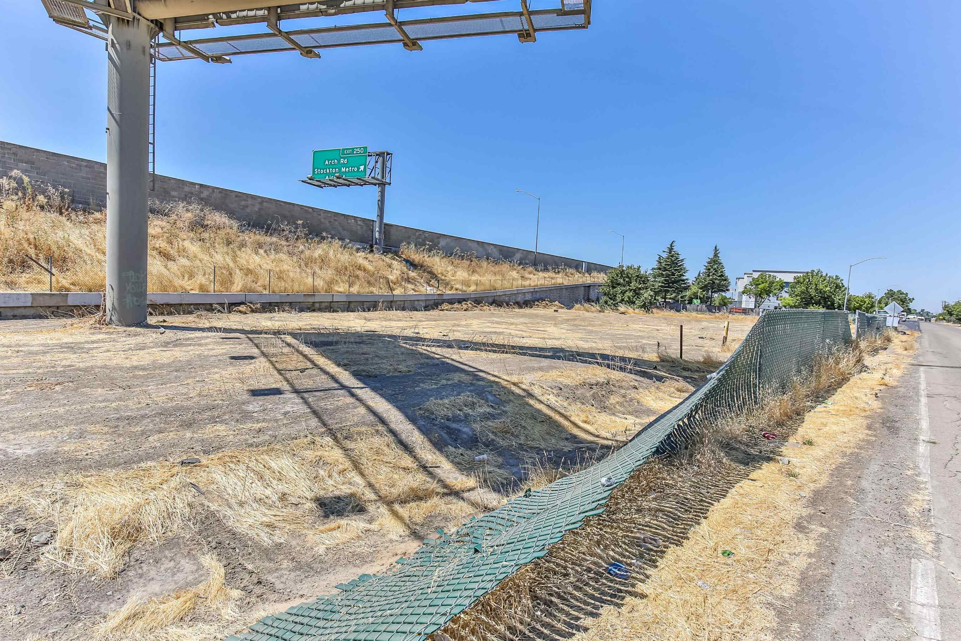 Detail Gallery Image 3 of 28 For 5133 S St Rt 99 W Frontage Rd, Stockton,  CA 95212 - – Beds | – Baths