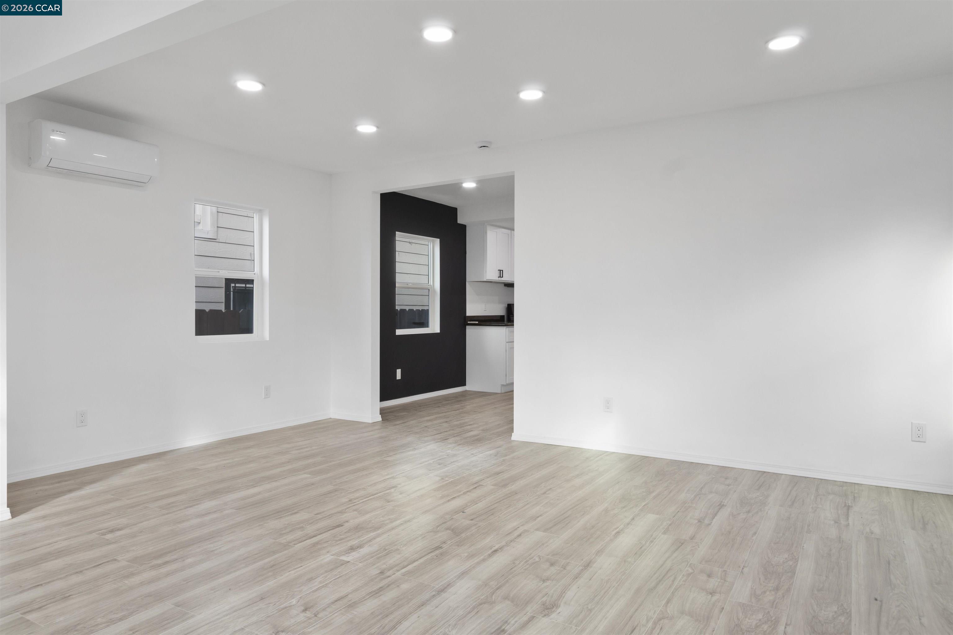 Detail Gallery Image 3 of 19 For 1318 Battery St, Richmond,  CA 94801 - 3 Beds | 1 Baths