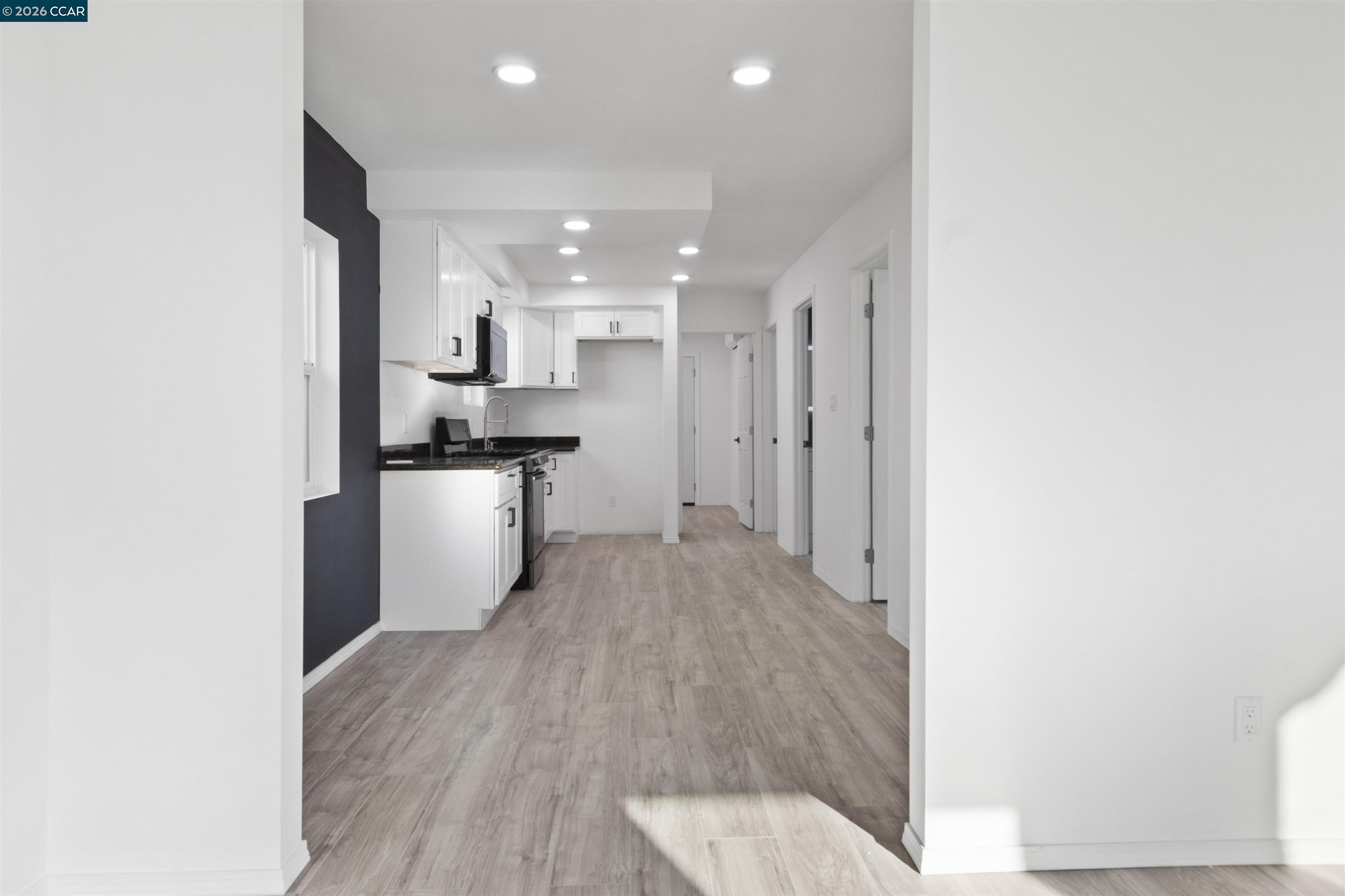 Detail Gallery Image 5 of 19 For 1318 Battery St, Richmond,  CA 94801 - 3 Beds | 1 Baths