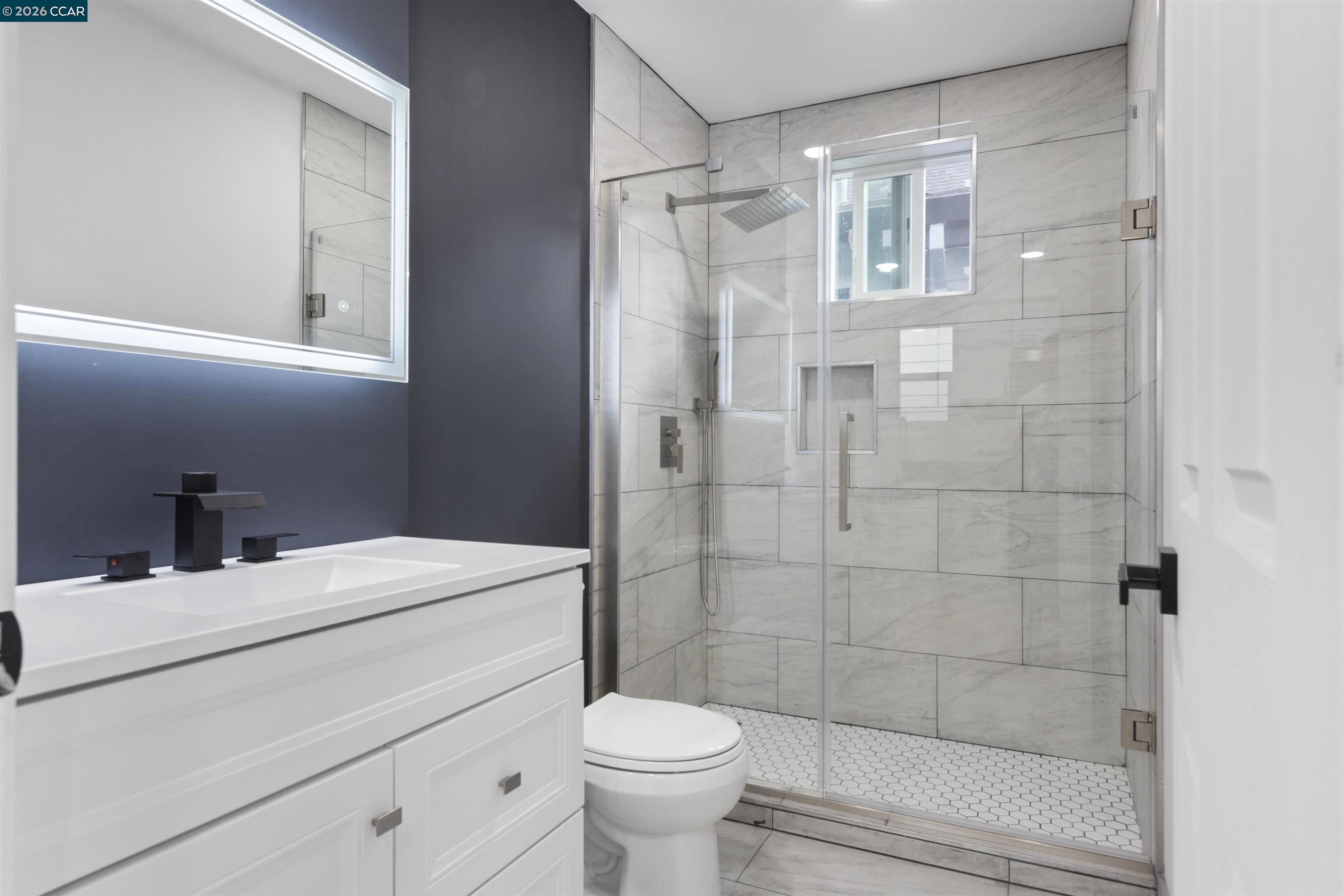 Detail Gallery Image 10 of 19 For 1318 Battery St, Richmond,  CA 94801 - 3 Beds | 1 Baths