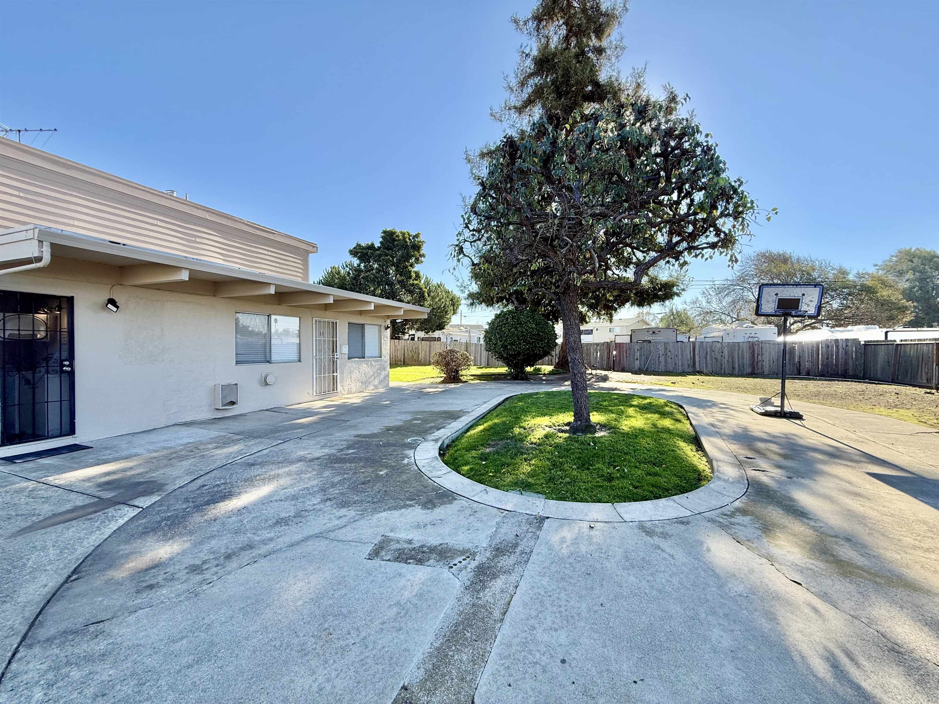 Detail Gallery Image 11 of 45 For 21371 Garden Ave, Hayward,  CA 94541 - – Beds | – Baths