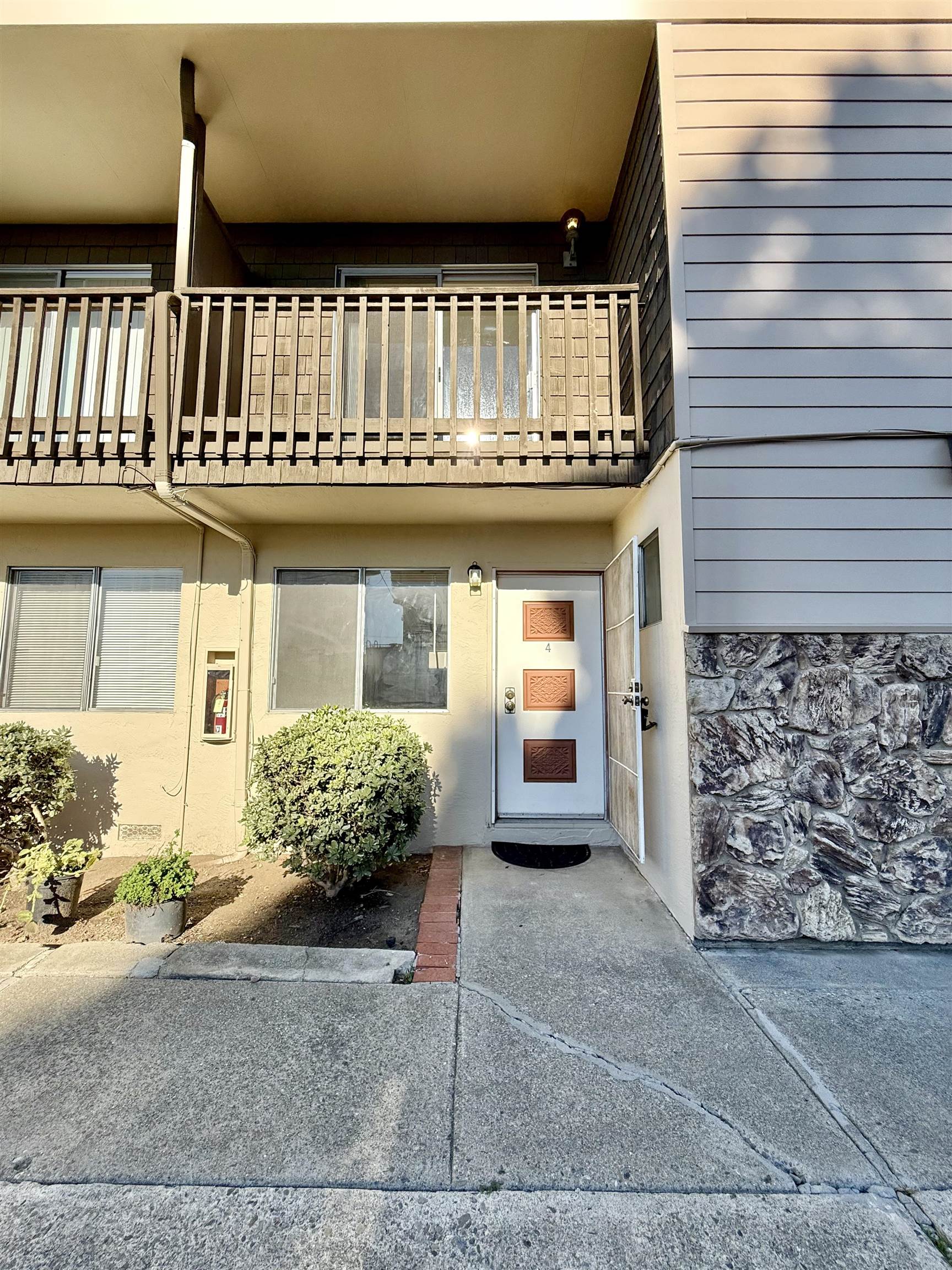 Detail Gallery Image 21 of 45 For 21371 Garden Ave, Hayward,  CA 94541 - – Beds | – Baths