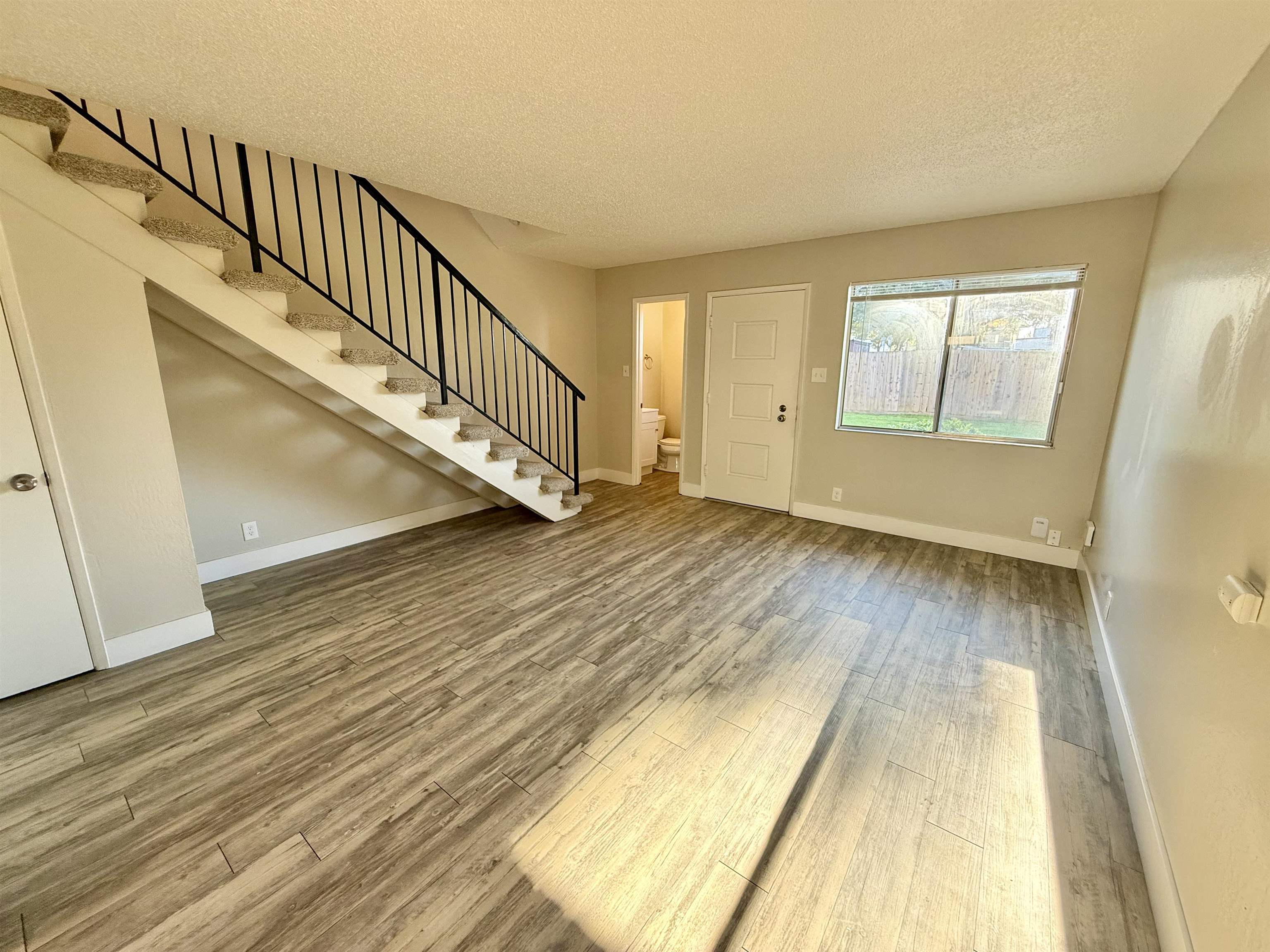 Detail Gallery Image 22 of 45 For 21371 Garden Ave, Hayward,  CA 94541 - – Beds | – Baths