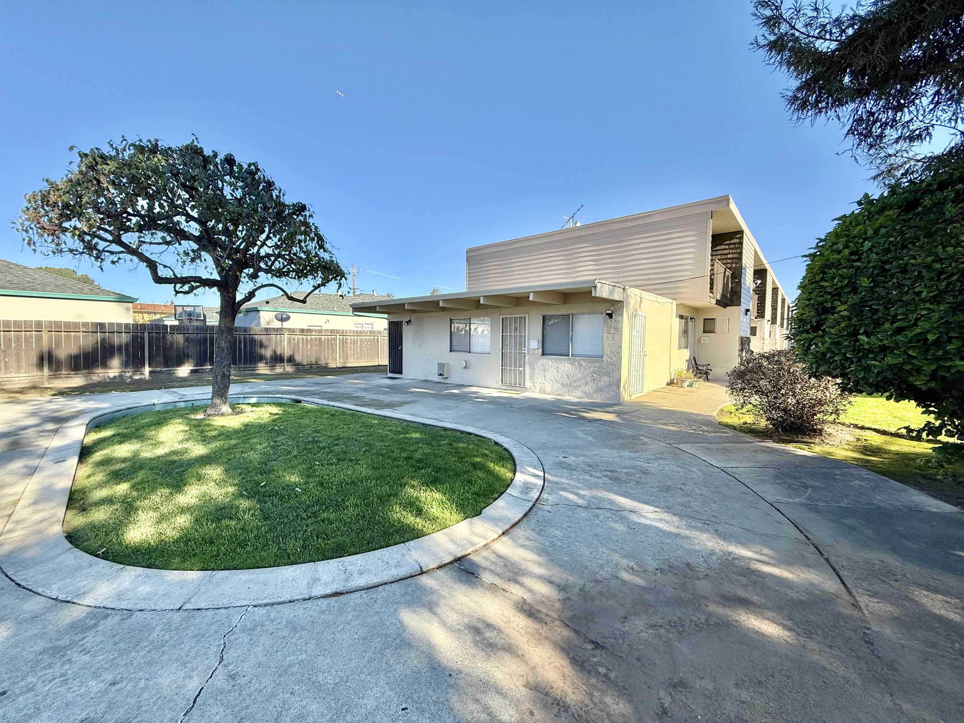 Detail Gallery Image 10 of 45 For 21371 Garden Ave, Hayward,  CA 94541 - – Beds | – Baths