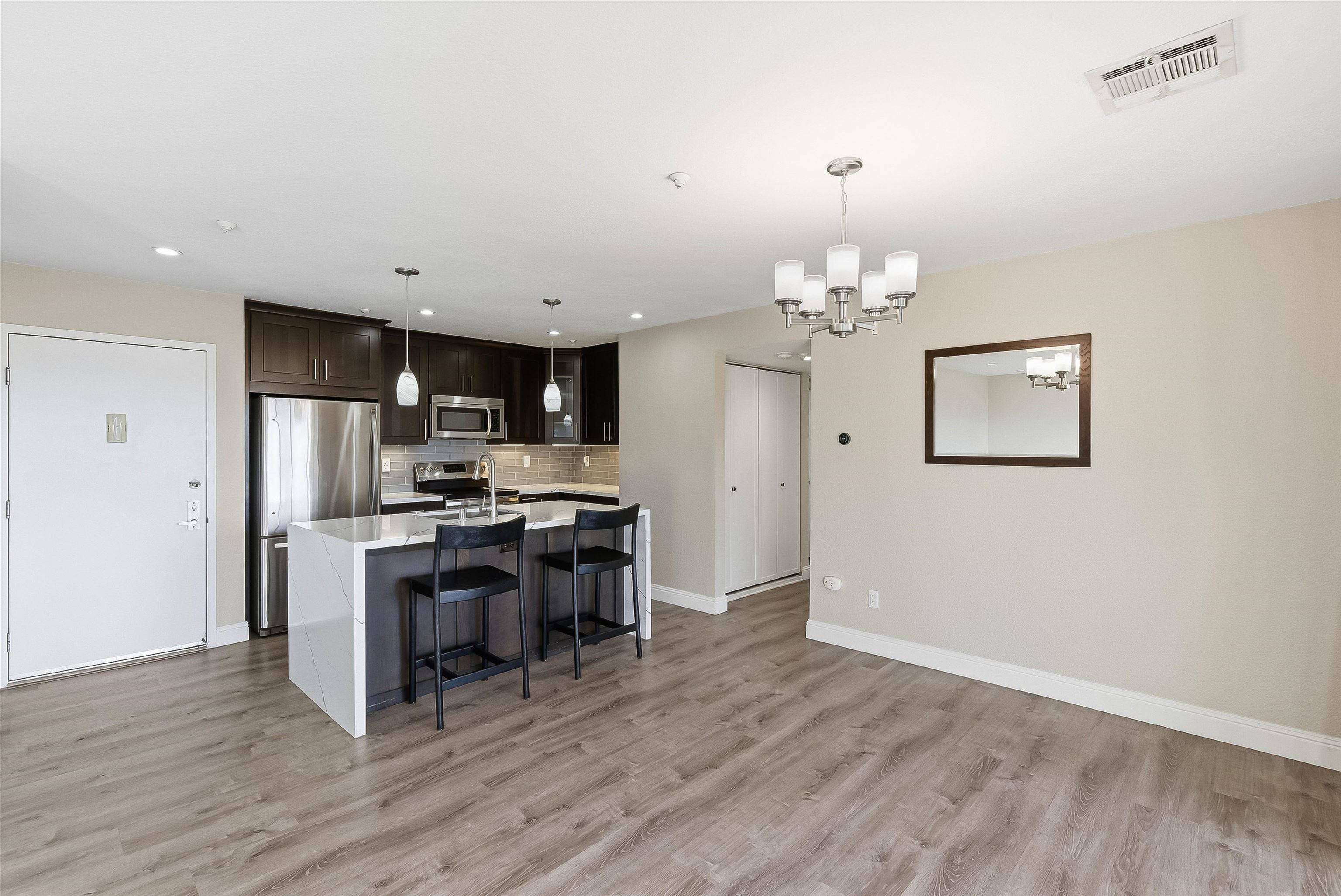 Photo #8: 41121378 Listing: Photo #8