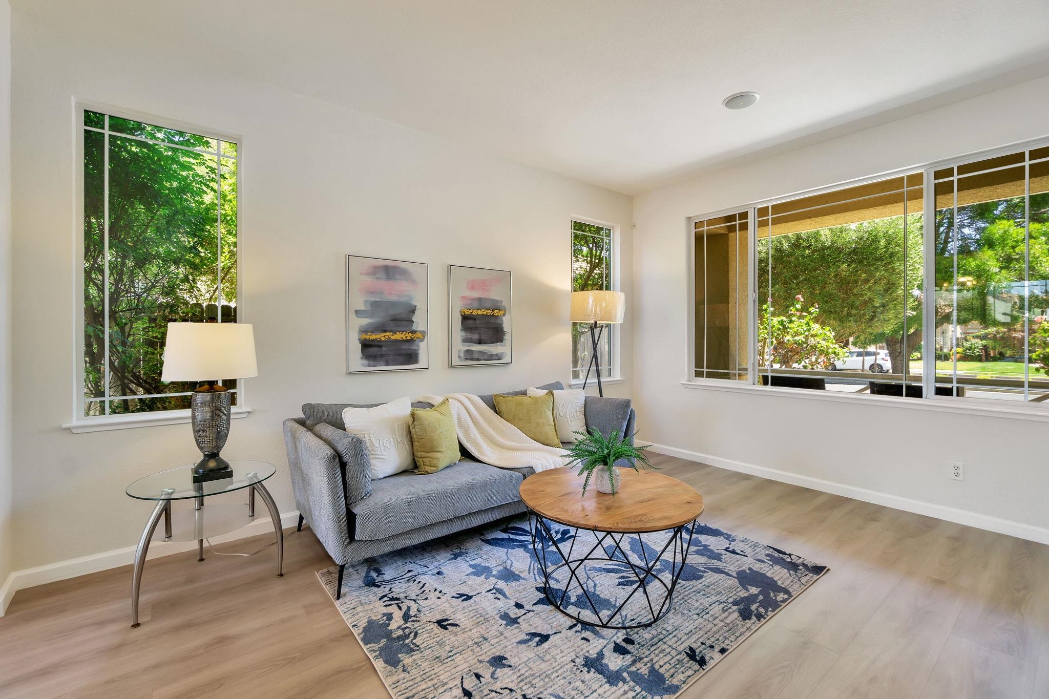 Detail Gallery Image 4 of 53 For 1065 Somersby Way, Brentwood,  CA 94513 - 5 Beds | 3 Baths