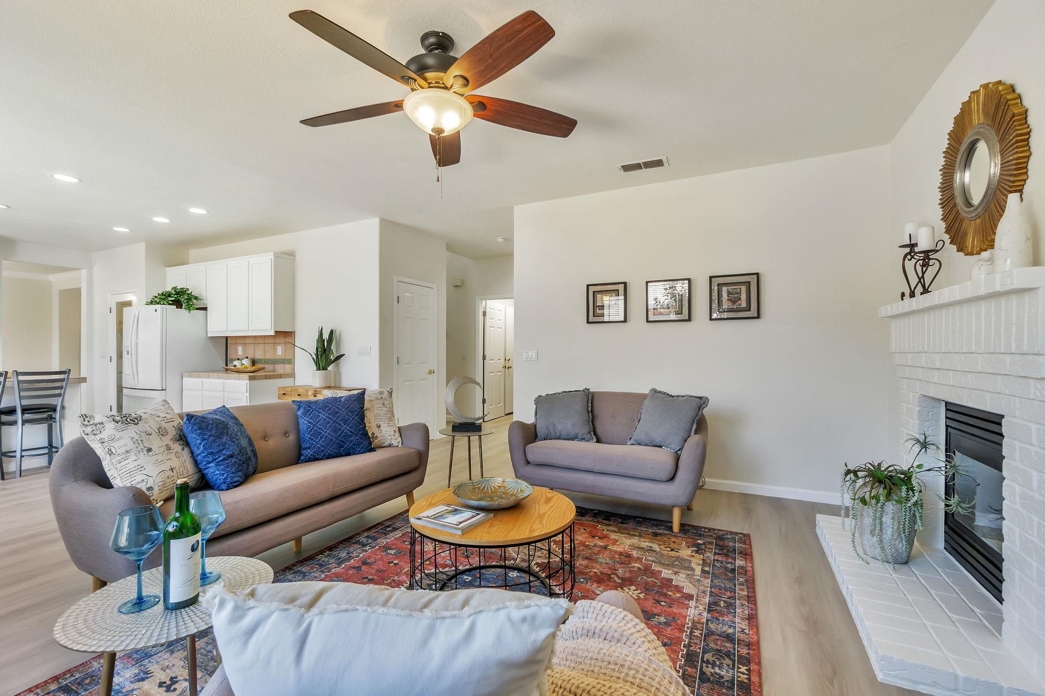 Detail Gallery Image 10 of 53 For 1065 Somersby Way, Brentwood,  CA 94513 - 5 Beds | 3 Baths