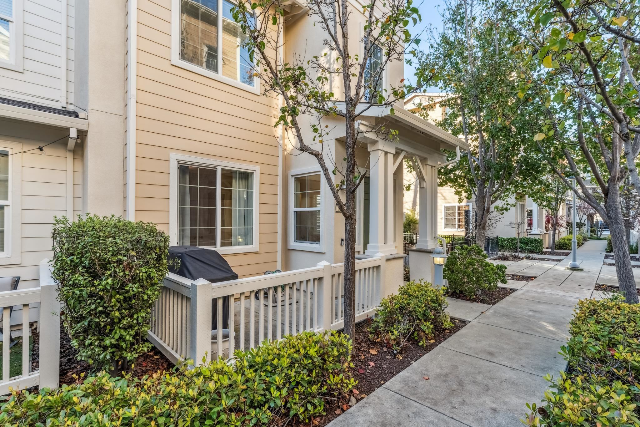 Detail Gallery Image 3 of 59 For 1901 Maritime Way, Richmond,  CA 94804 - 3 Beds | 3/1 Baths