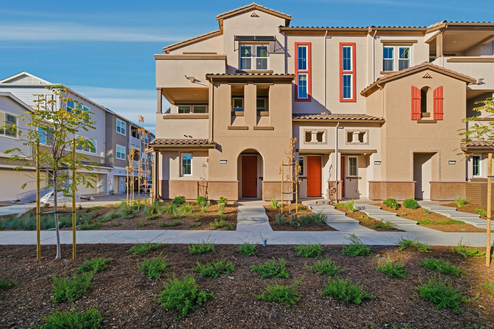 Detail Gallery Image 2 of 24 For 4560 Dolcetto Common, Livermore,  CA 94551 - 2 Beds | 2/1 Baths