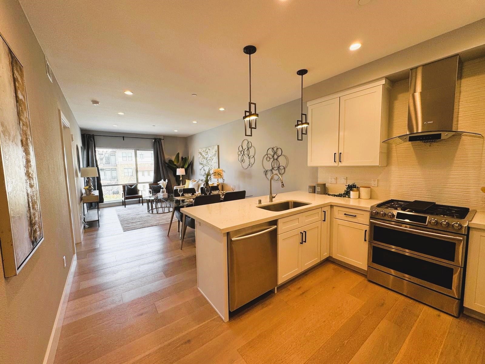 Detail Gallery Image 6 of 26 For 520 El Camino Real #201,  San Carlos,  CA 94070 - 2 Beds | 2 Baths