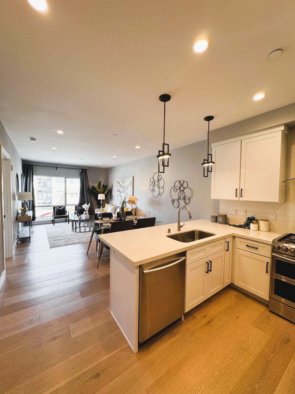 Detail Gallery Image 7 of 26 For 520 El Camino Real #201,  San Carlos,  CA 94070 - 2 Beds | 2 Baths