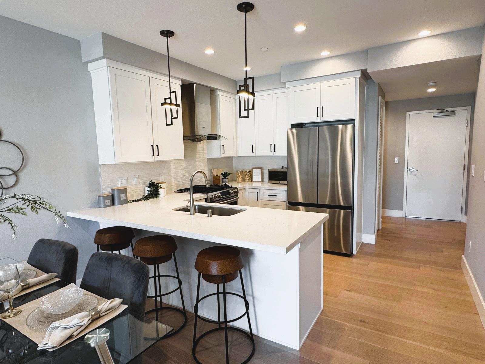 Detail Gallery Image 9 of 26 For 520 El Camino Real #201,  San Carlos,  CA 94070 - 2 Beds | 2 Baths