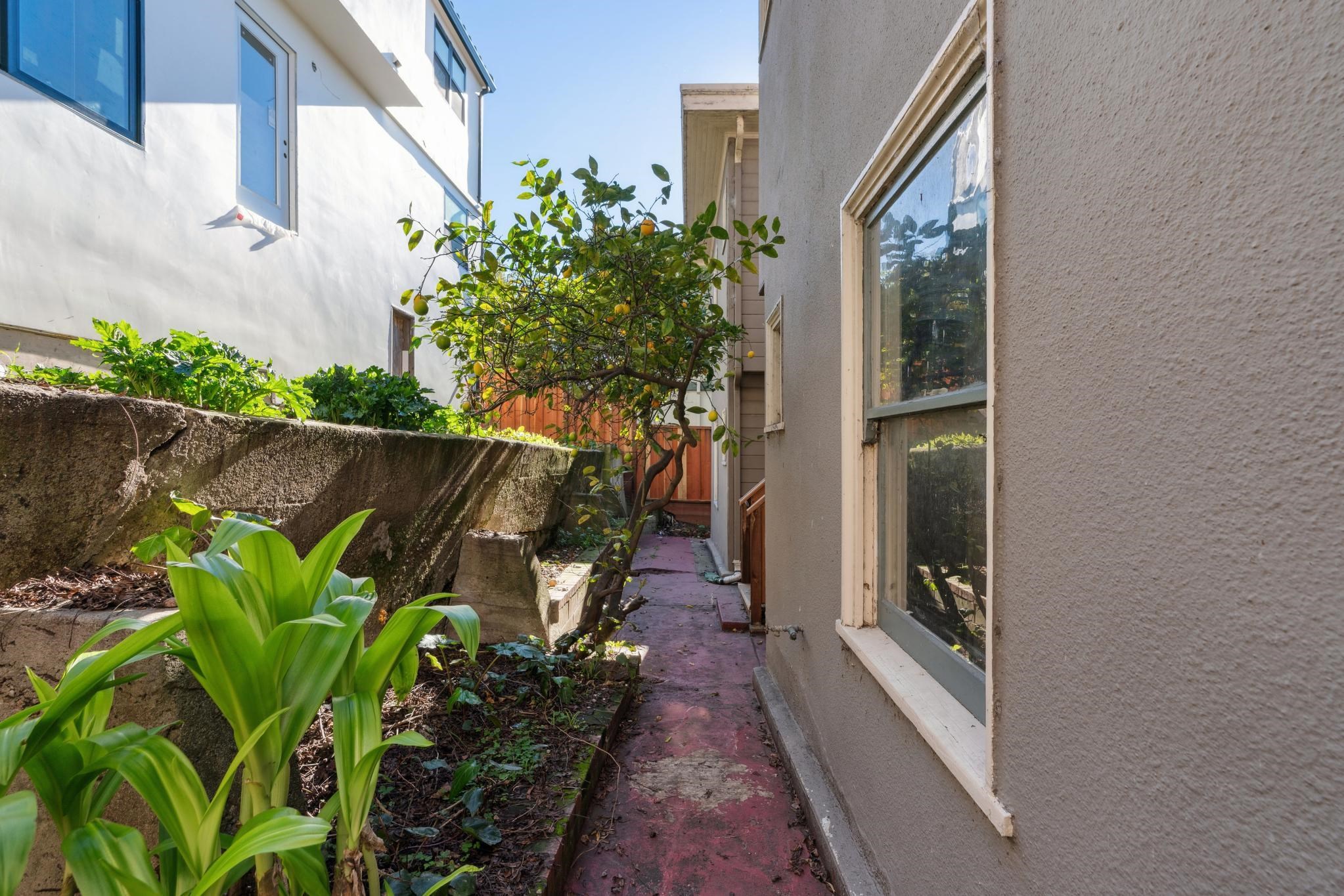 Detail Gallery Image 25 of 40 For 830 Walker Ave, Oakland,  CA 94610 - – Beds | – Baths