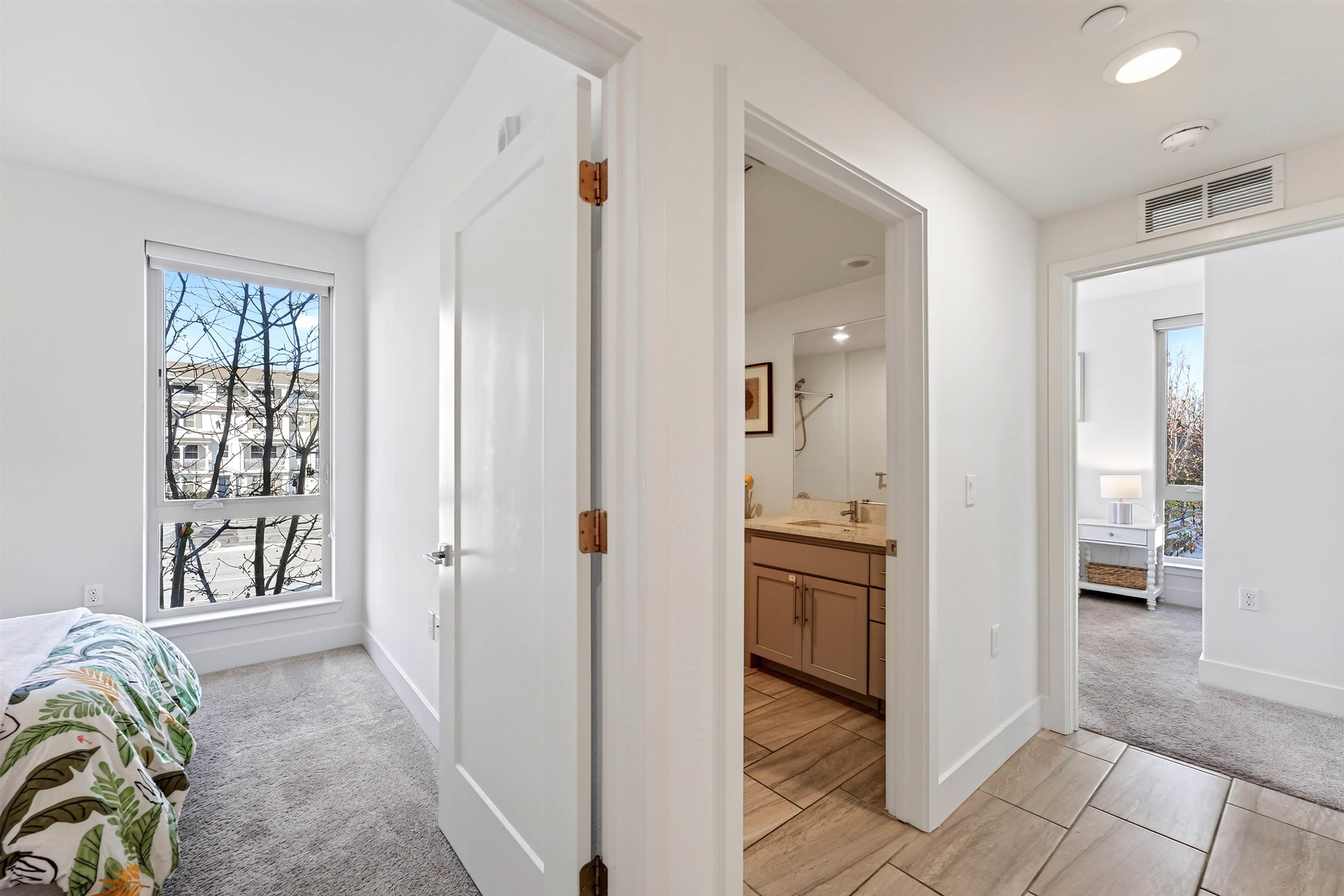 Detail Gallery Image 16 of 50 For 430 Montague Expy #20,  Milpitas,  CA 95035 - 3 Beds | 2/1 Baths