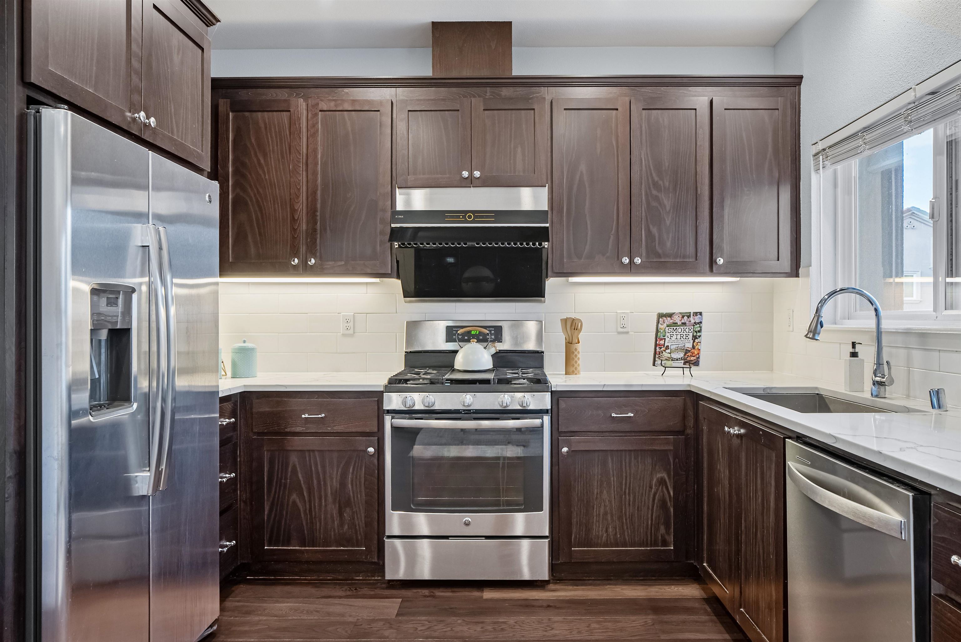 Detail Gallery Image 12 of 40 For 3918 Fossano Cmn, Fremont,  CA 94538 - 3 Beds | 3/1 Baths