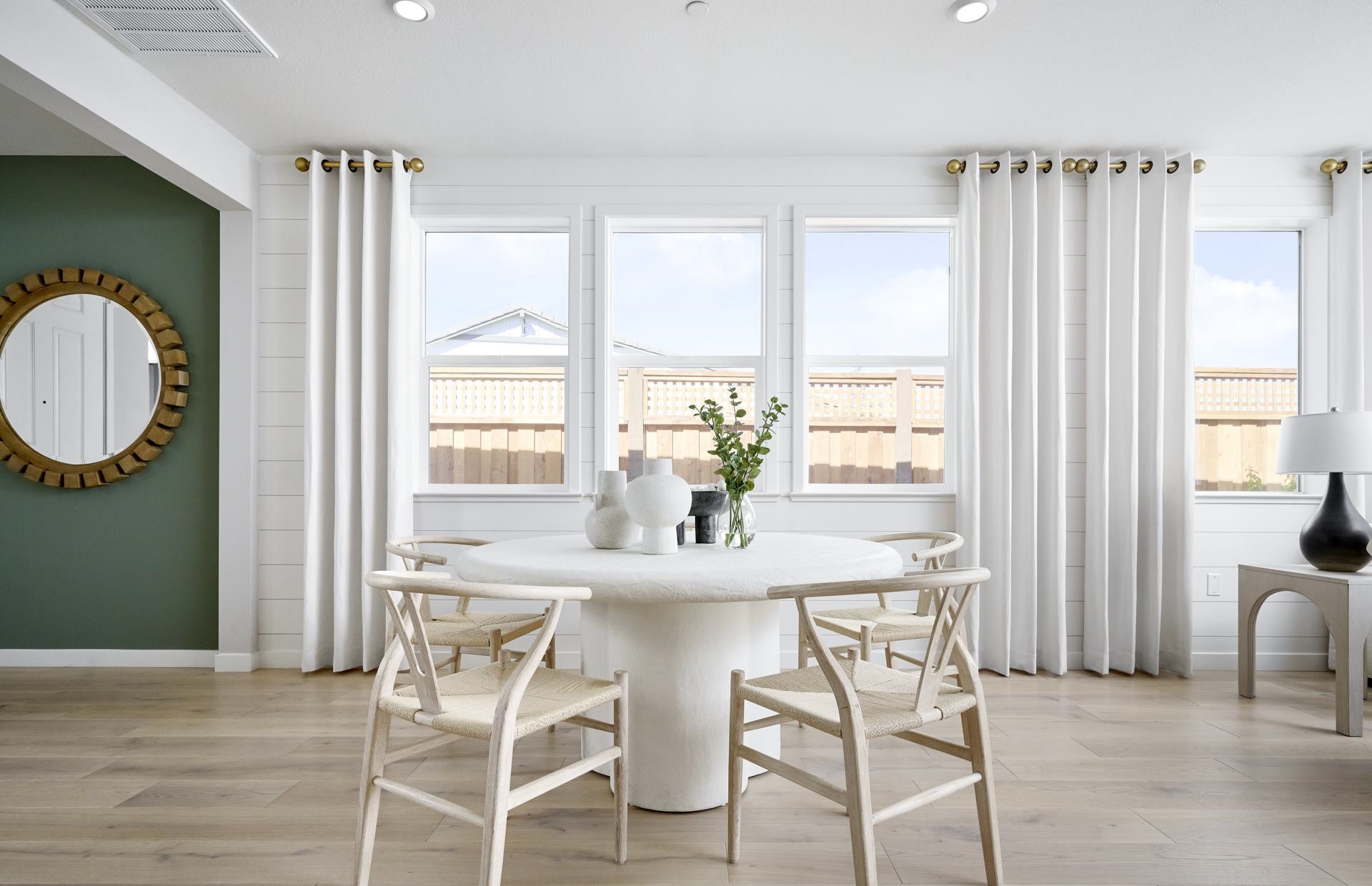 Detail Gallery Image 3 of 13 For 17894 Glen Arbor Way, Lathrop,  CA 95330 - 3 Beds | 2 Baths