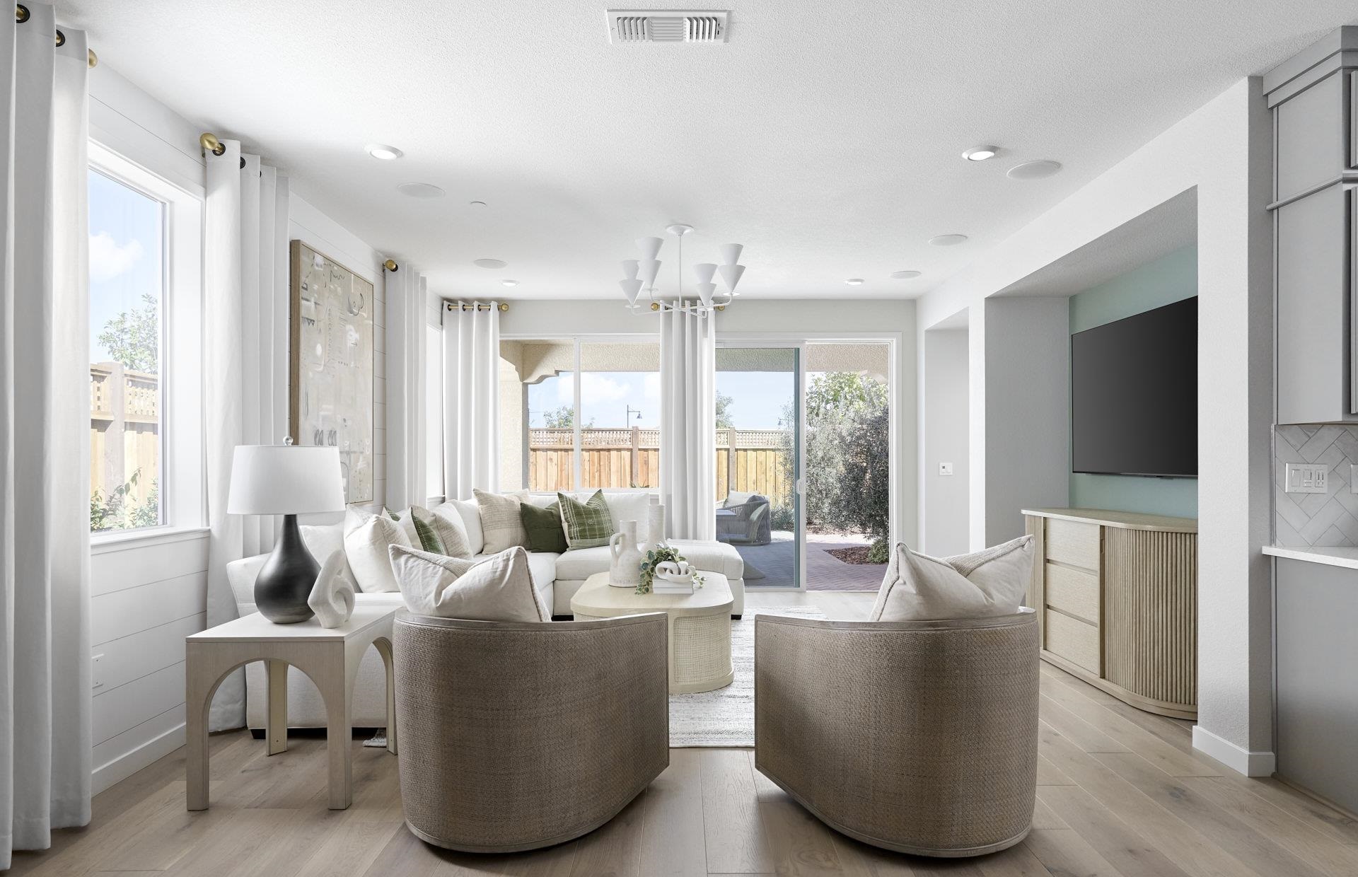 Detail Gallery Image 5 of 13 For 17894 Glen Arbor Way, Lathrop,  CA 95330 - 3 Beds | 2 Baths