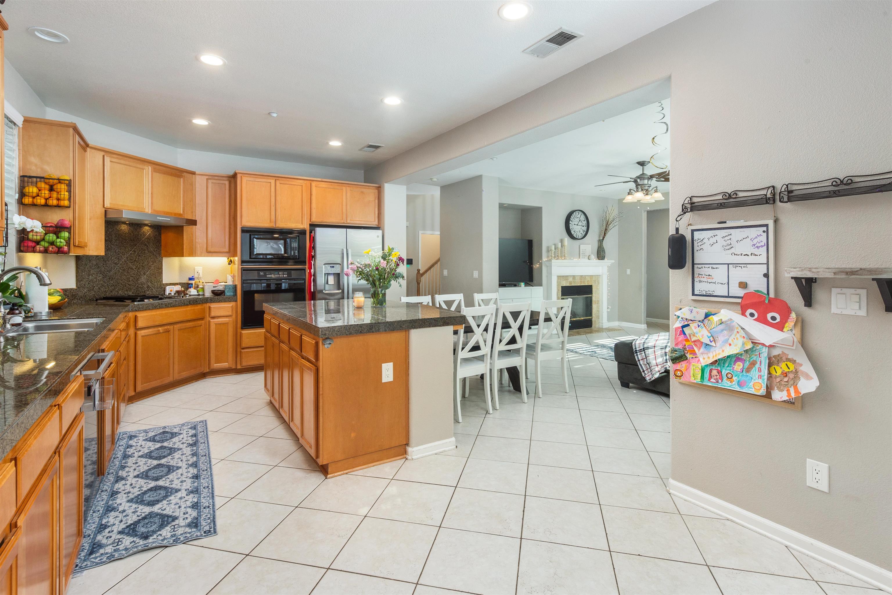 Detail Gallery Image 12 of 41 For 1382 Clay Ct, Brentwood,  CA 94513 - 5 Beds | 4/1 Baths