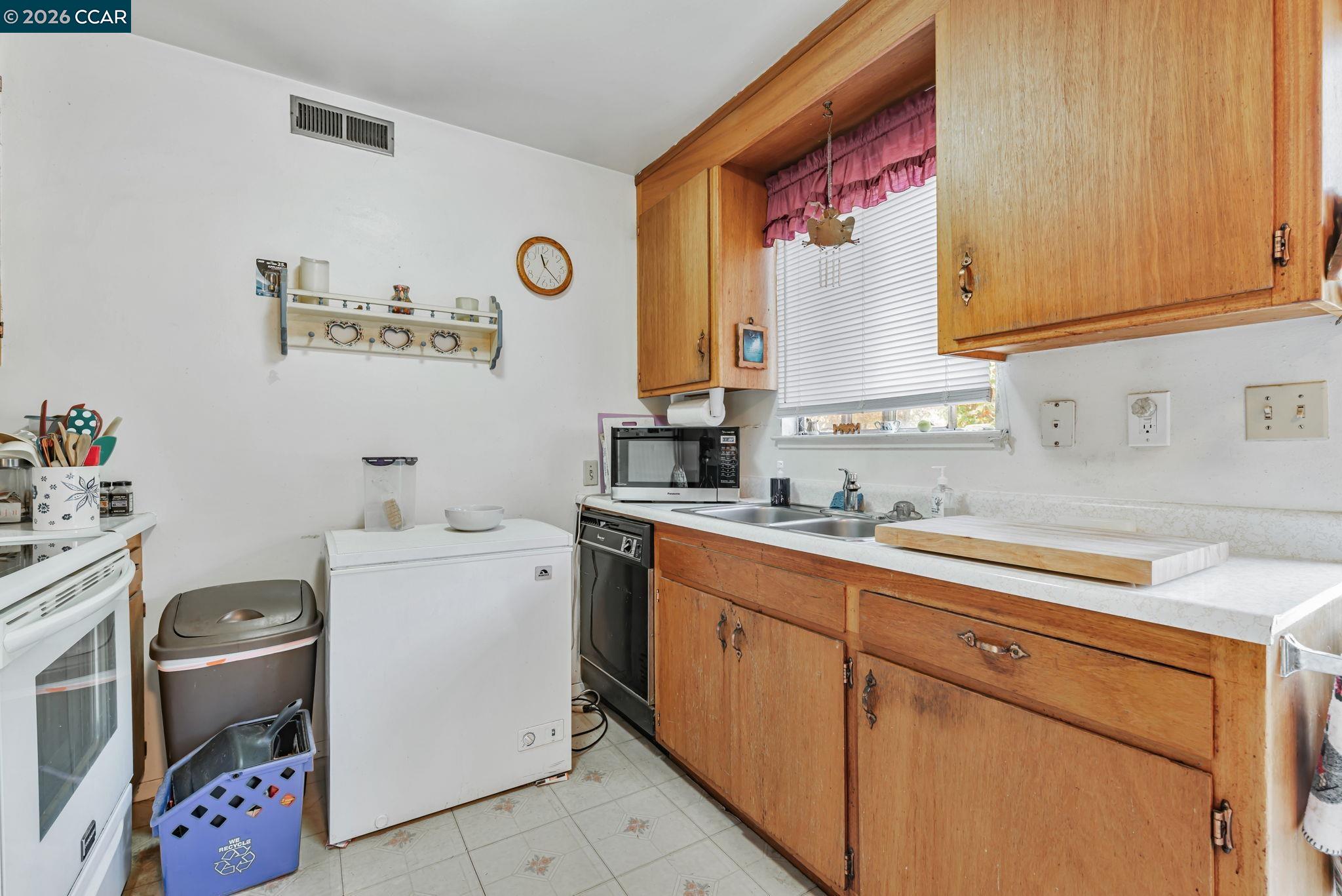 Detail Gallery Image 8 of 24 For 4794 Blum Rd, Martinez,  CA 94553 - – Beds | – Baths