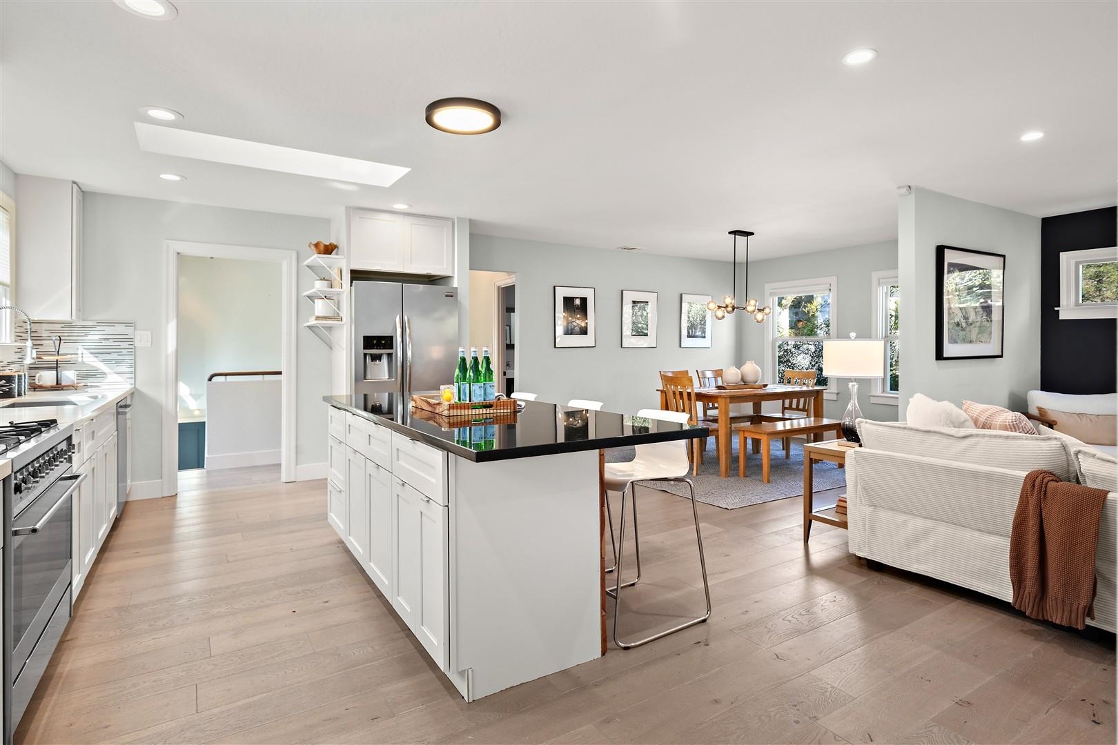 Detail Gallery Image 12 of 59 For 371 Ocean View Ave, Kensington,  CA 94707 - 4 Beds | 2 Baths