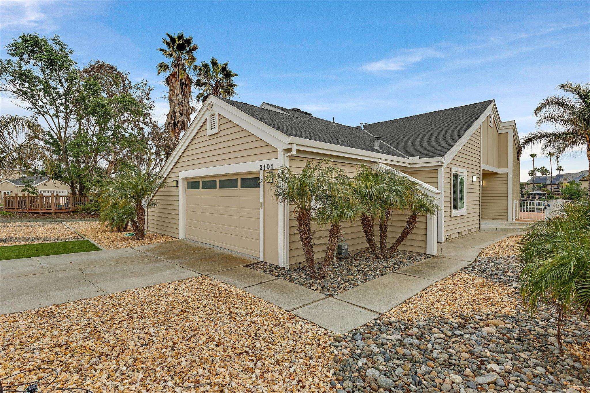 Detail Gallery Image 3 of 40 For 2101 Portside Ct, Discovery Bay,  CA 94505 - 3 Beds | 2 Baths