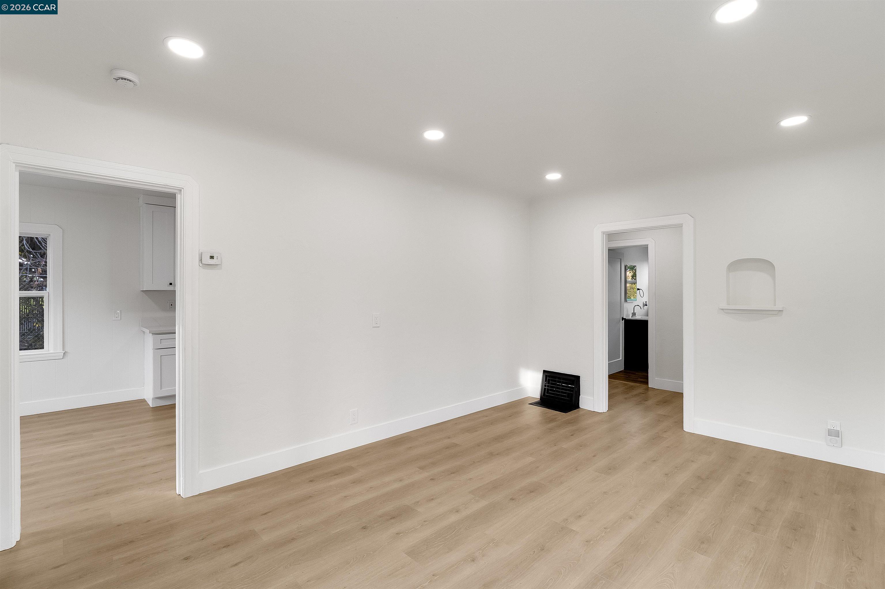 Detail Gallery Image 9 of 41 For 1435 Broadway St, Vallejo,  CA 94590 - 2 Beds | 1 Baths