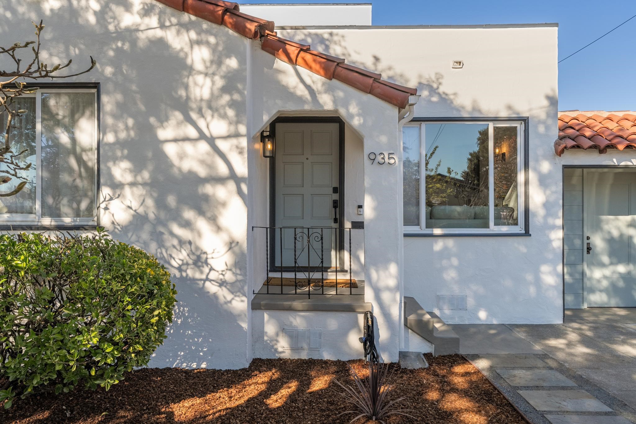 Detail Gallery Image 4 of 60 For 935 Virginia Street, Berkeley,  CA 94710 - 3 Beds | 2 Baths