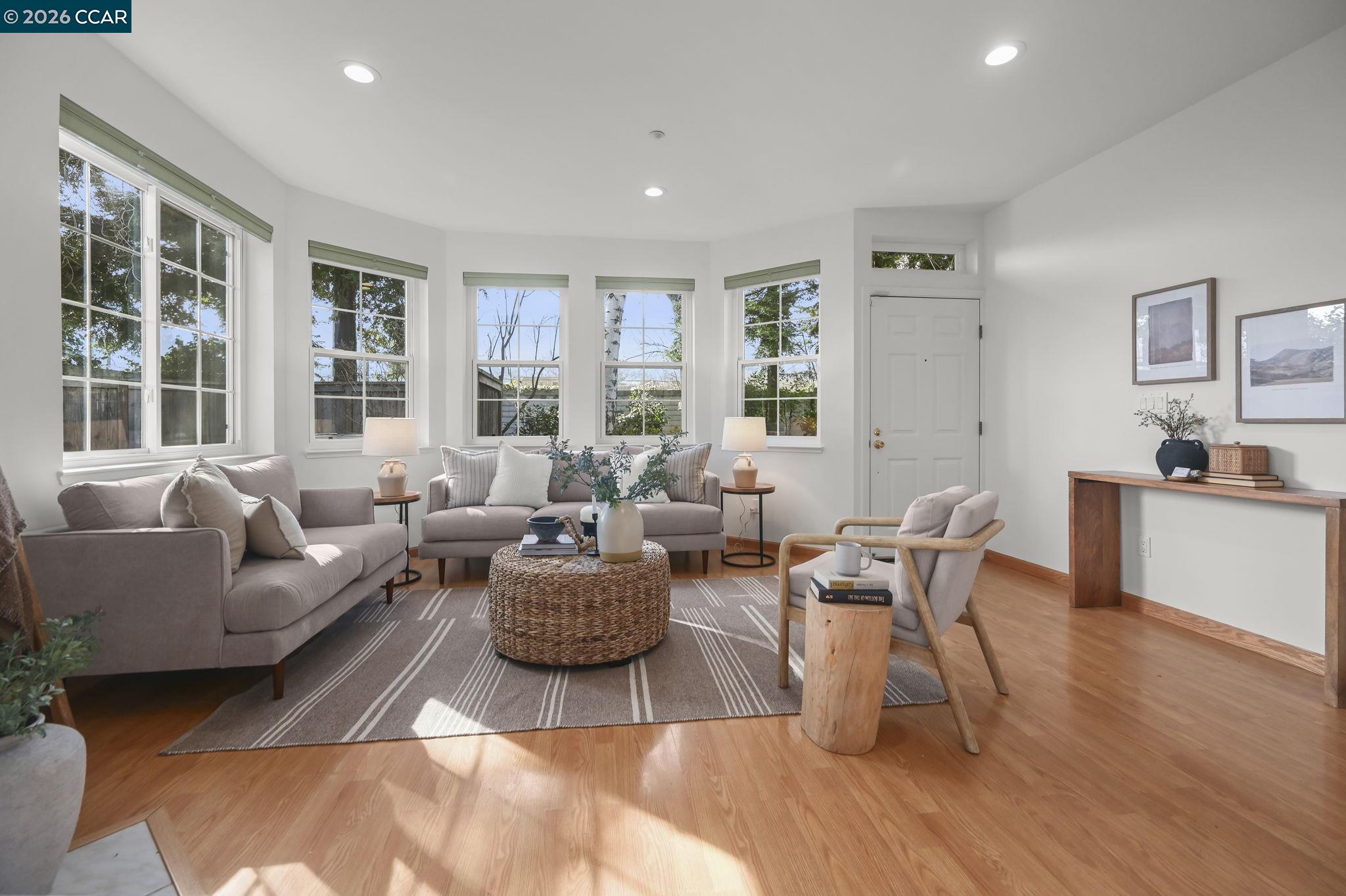 Photo #4: 41121422 Listing: Photo #4