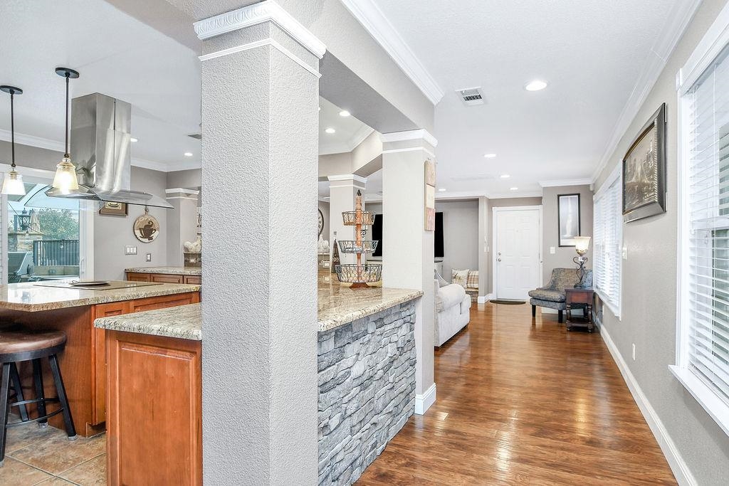 Detail Gallery Image 14 of 59 For 2033 Lucile Ave, Stockton,  CA 95209 - 5 Beds | 5 Baths