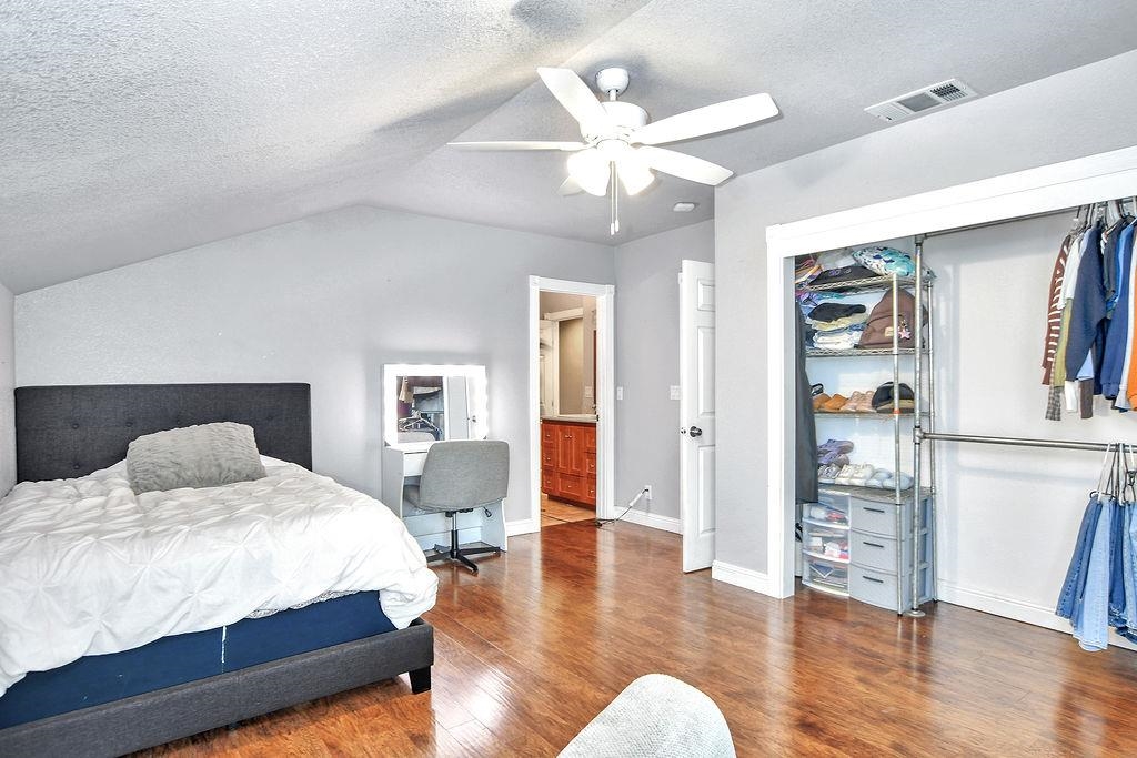 Detail Gallery Image 25 of 59 For 2033 Lucile Ave, Stockton,  CA 95209 - 5 Beds | 5 Baths