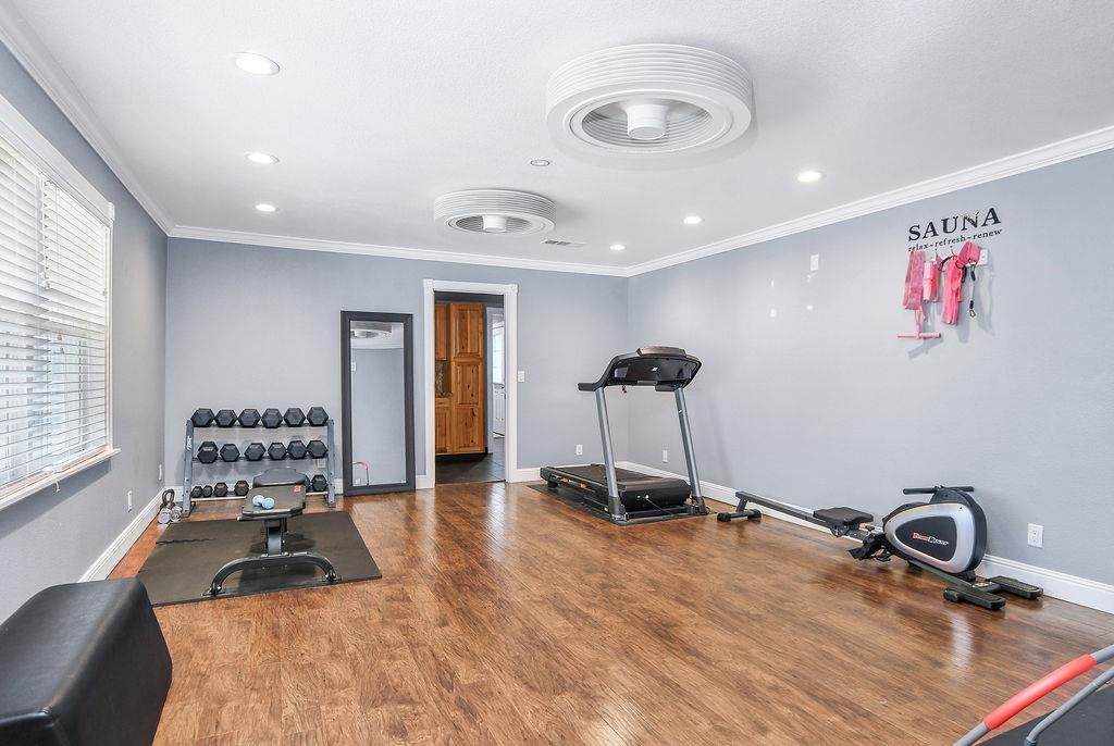 Detail Gallery Image 28 of 59 For 2033 Lucile Ave, Stockton,  CA 95209 - 5 Beds | 5 Baths