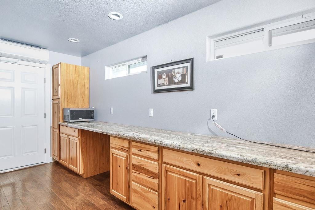 Detail Gallery Image 32 of 59 For 2033 Lucile Ave, Stockton,  CA 95209 - 5 Beds | 5 Baths