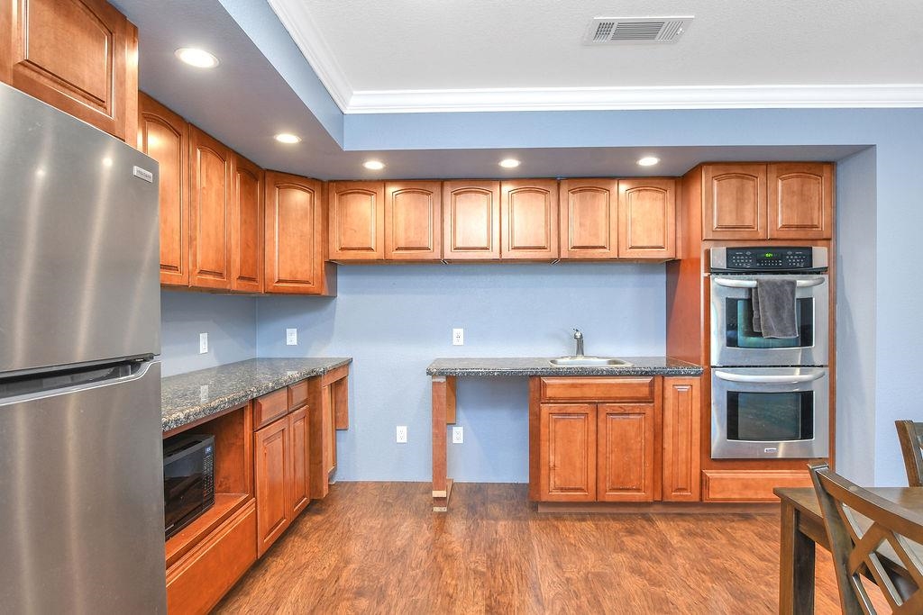 Detail Gallery Image 40 of 59 For 2033 Lucile Ave, Stockton,  CA 95209 - 5 Beds | 5 Baths