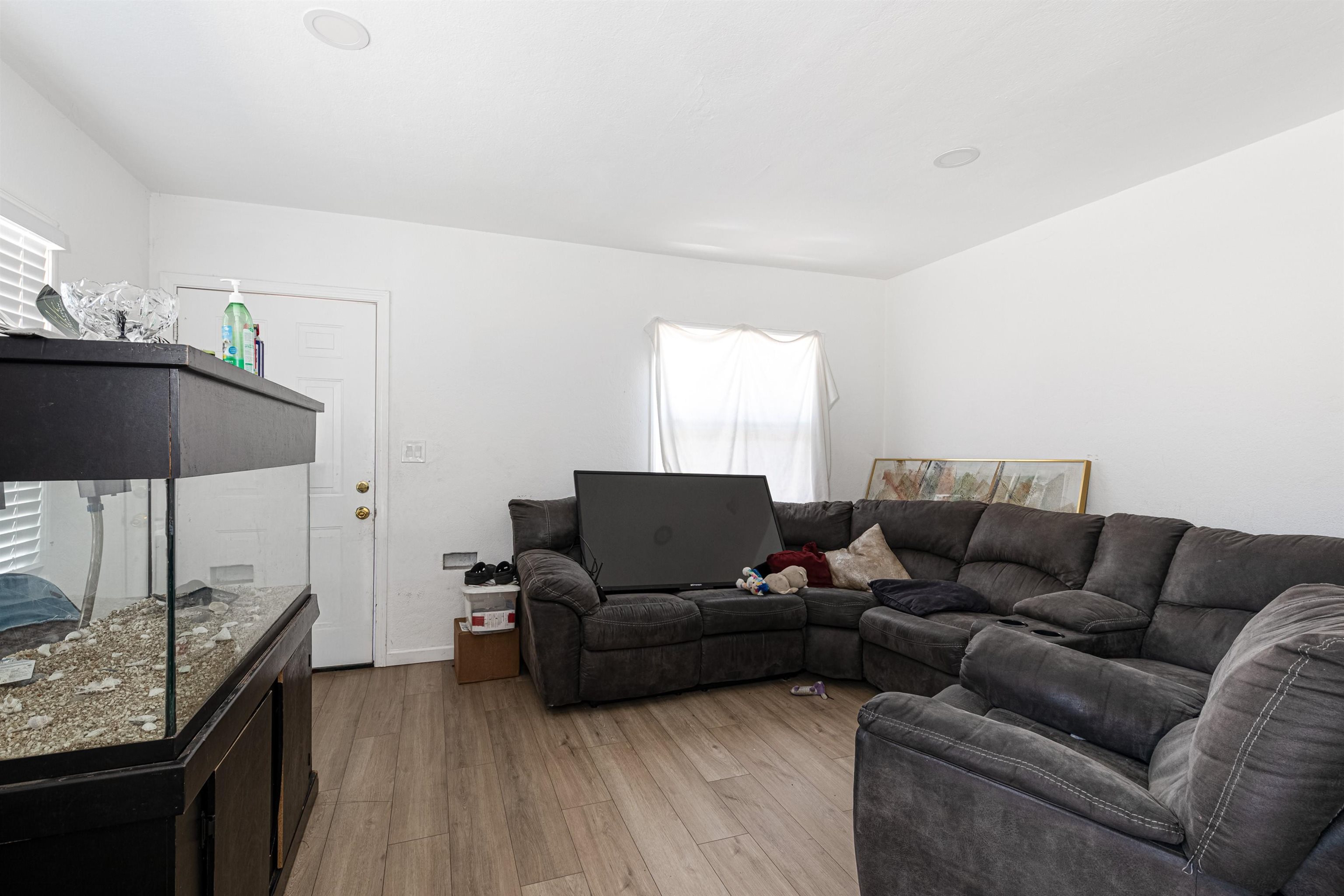 Detail Gallery Image 18 of 28 For 1821 74th Ave, Oakland,  CA 94621 - – Beds | – Baths